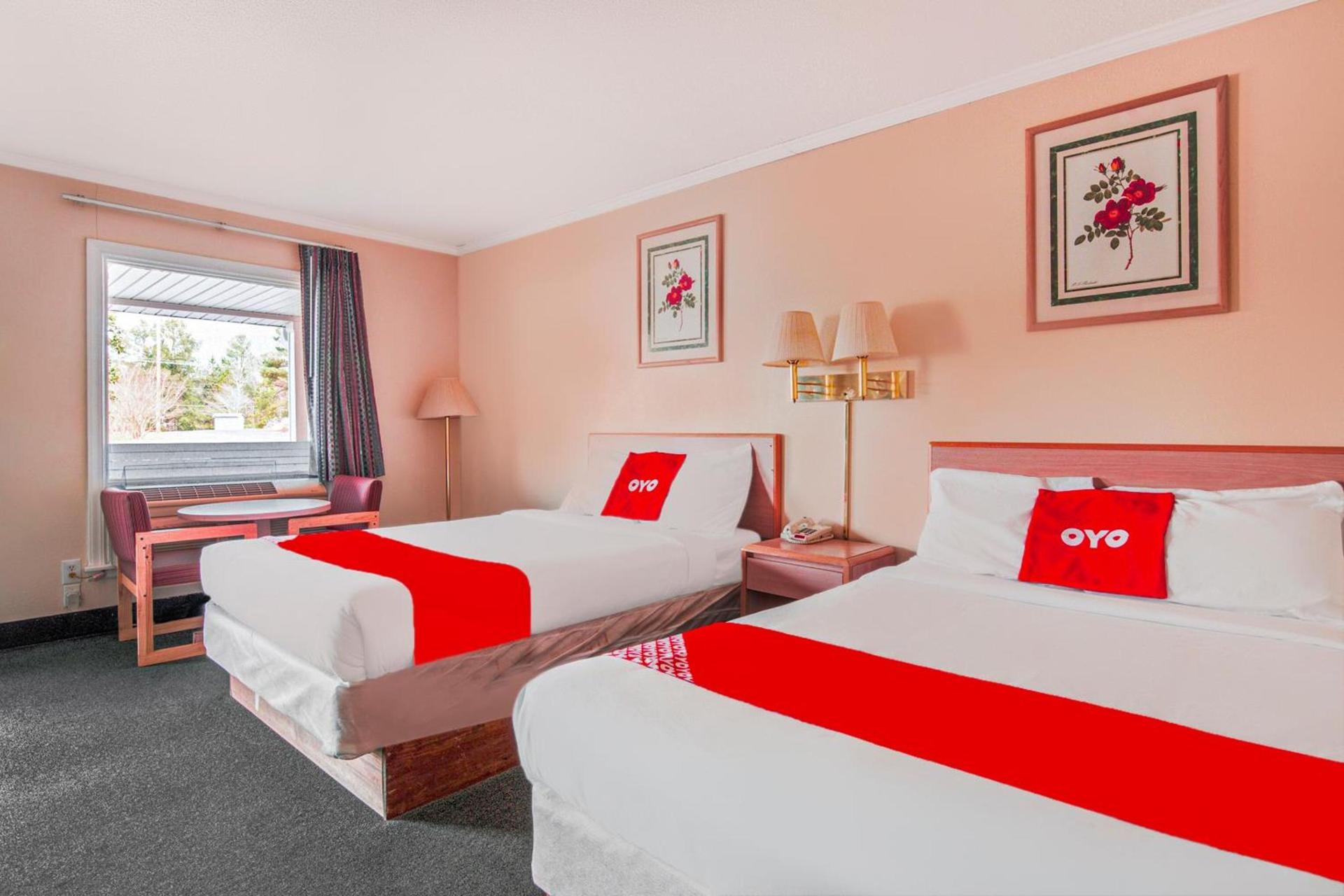 OYO Hotel Durham West Hills photo 35