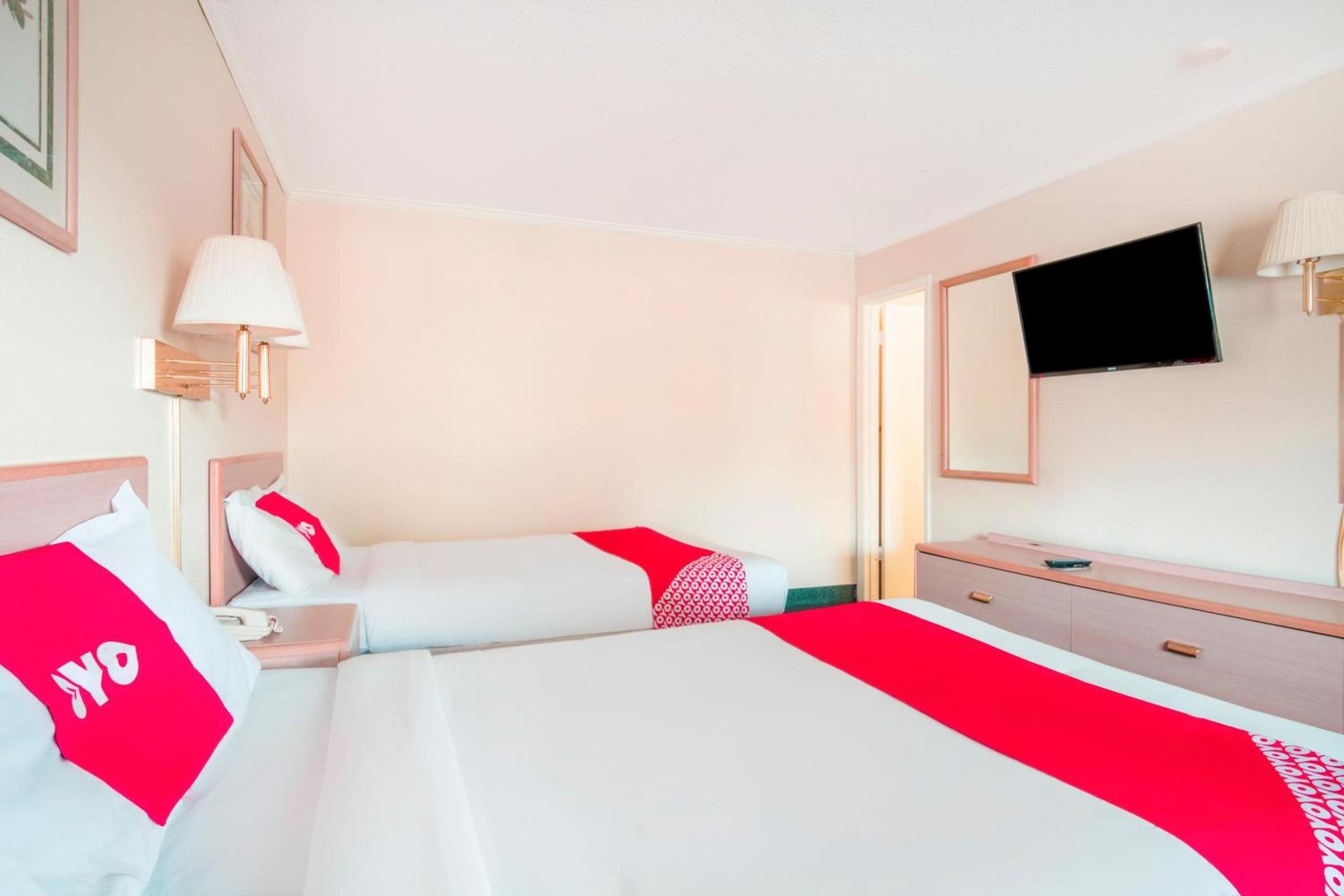 OYO Hotel Durham West Hills photo 39