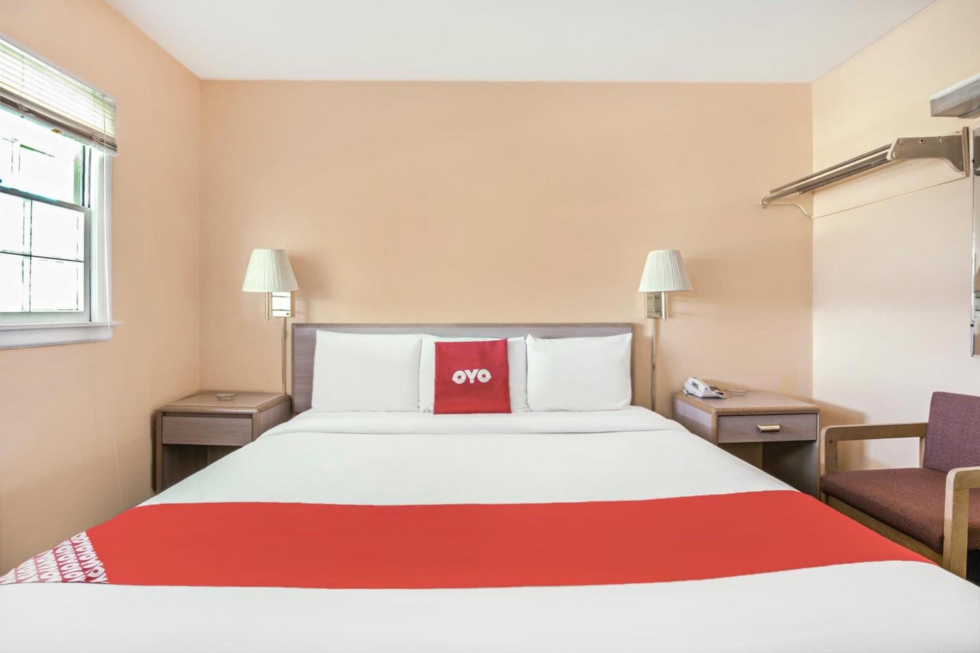 OYO Hotel Durham West Hills photo 21