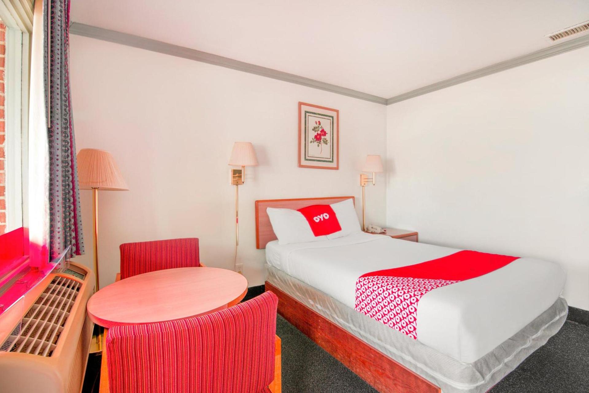 OYO Hotel Durham West Hills photo 30