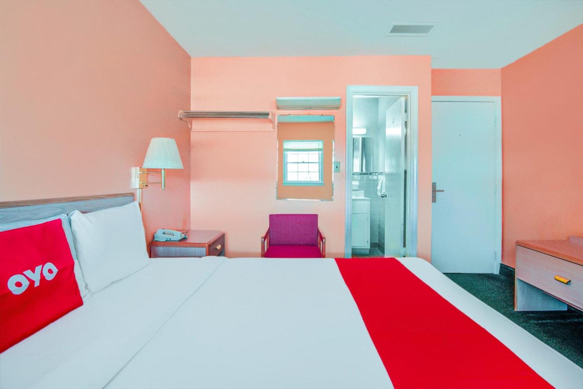 OYO Hotel Durham West Hills photo 28