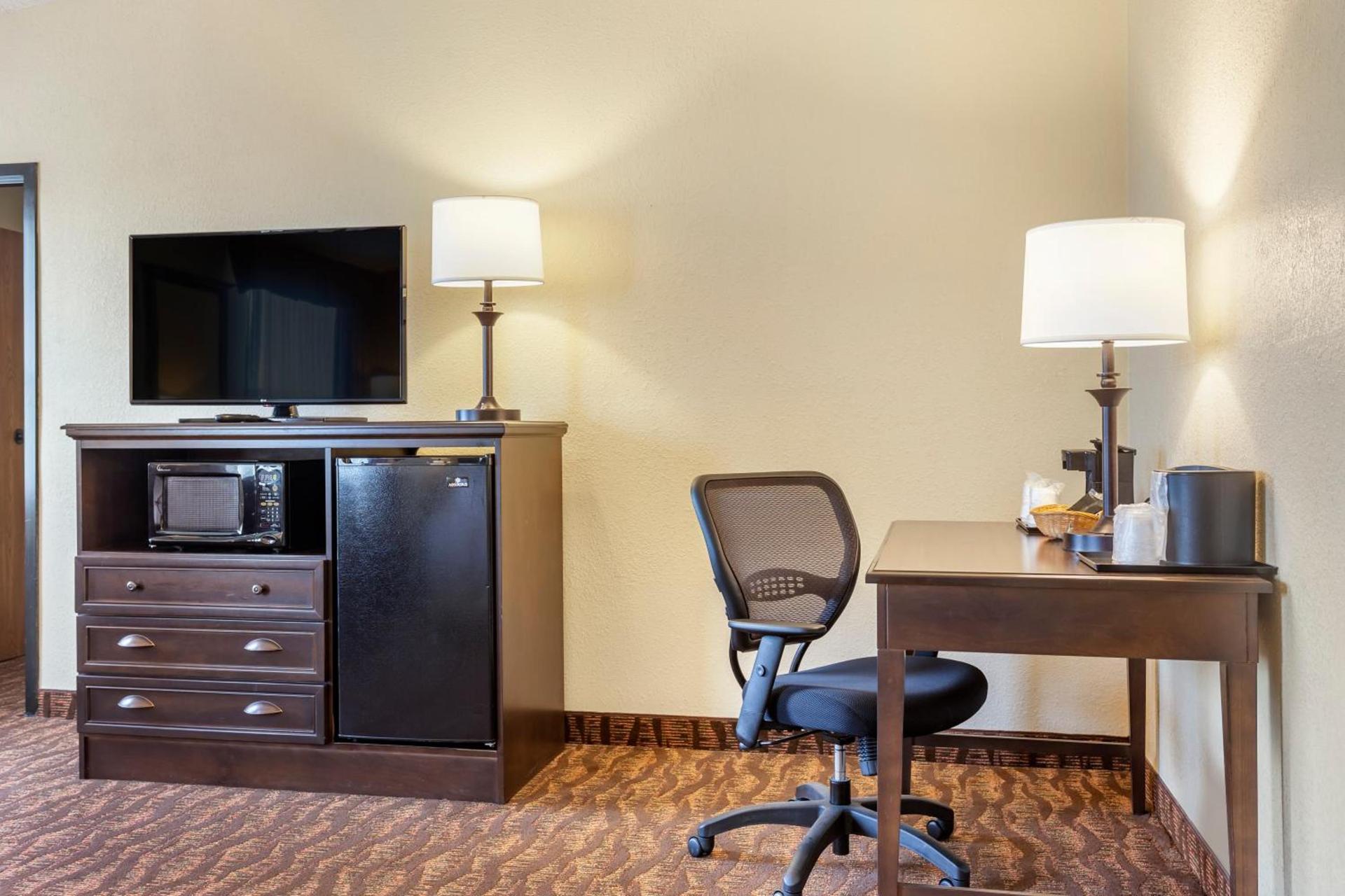 Comfort Inn at Thousand Hills photo 26