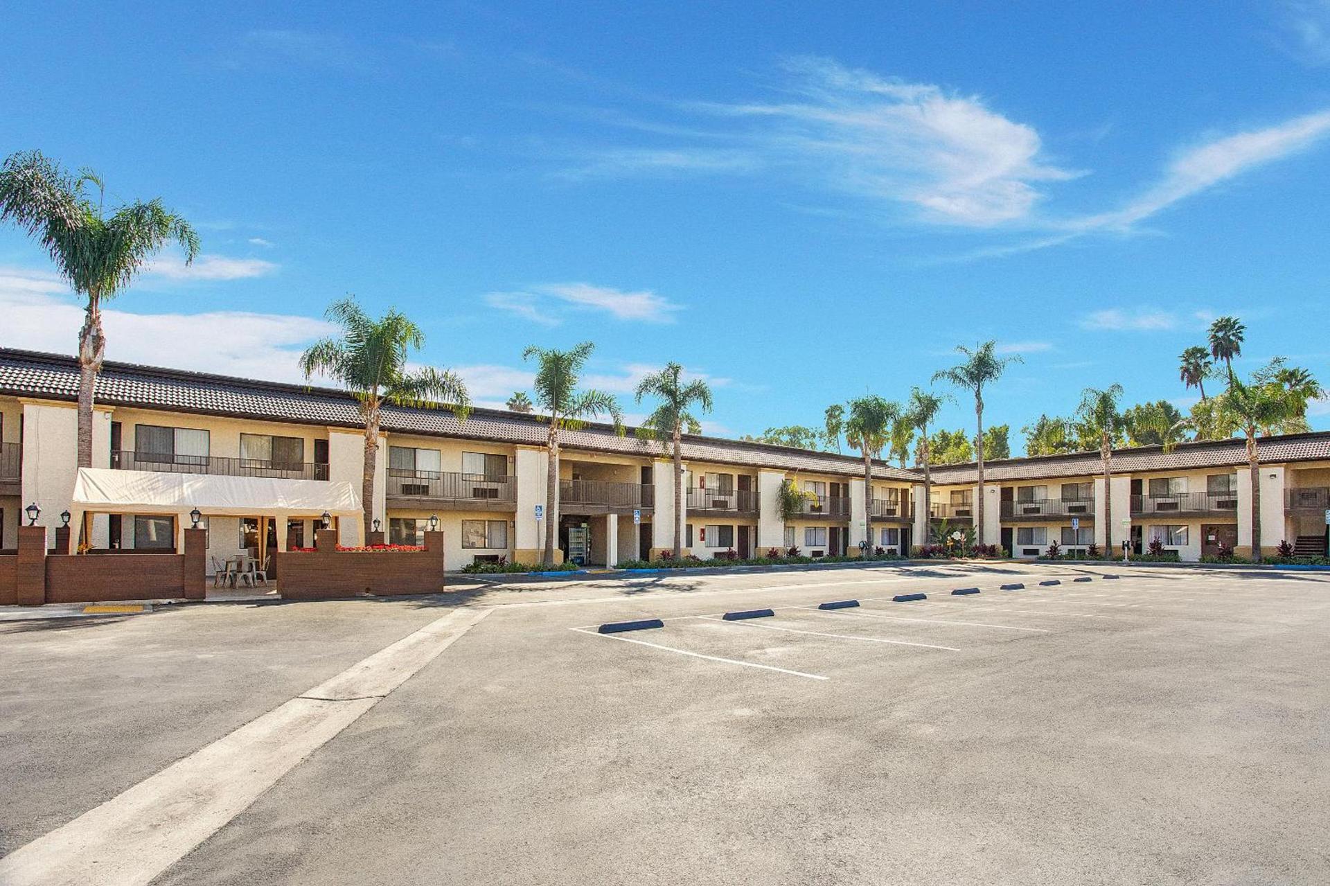 Stanford Inn & Suites Anaheim photo 19