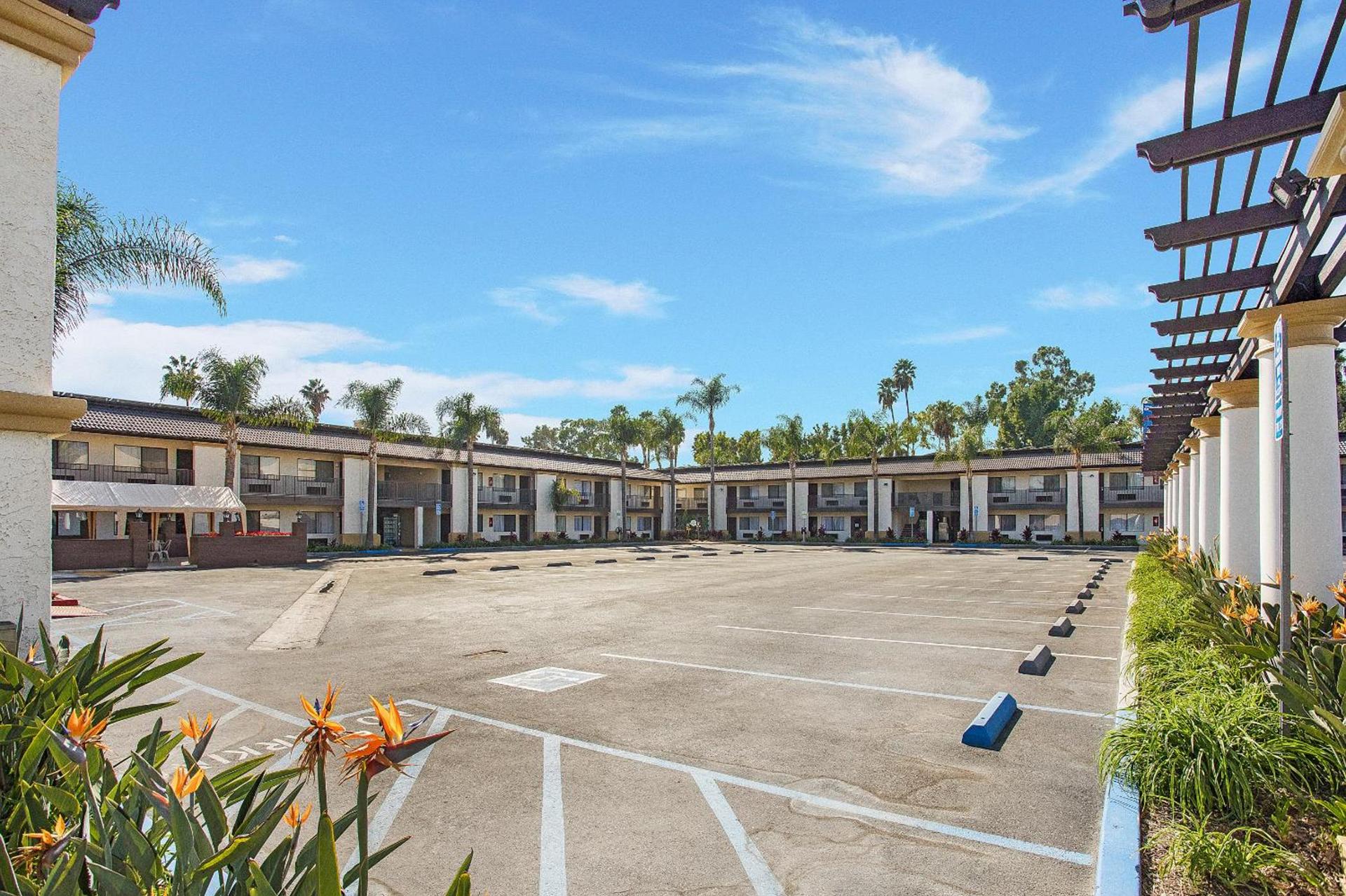 Stanford Inn & Suites Anaheim photo 20