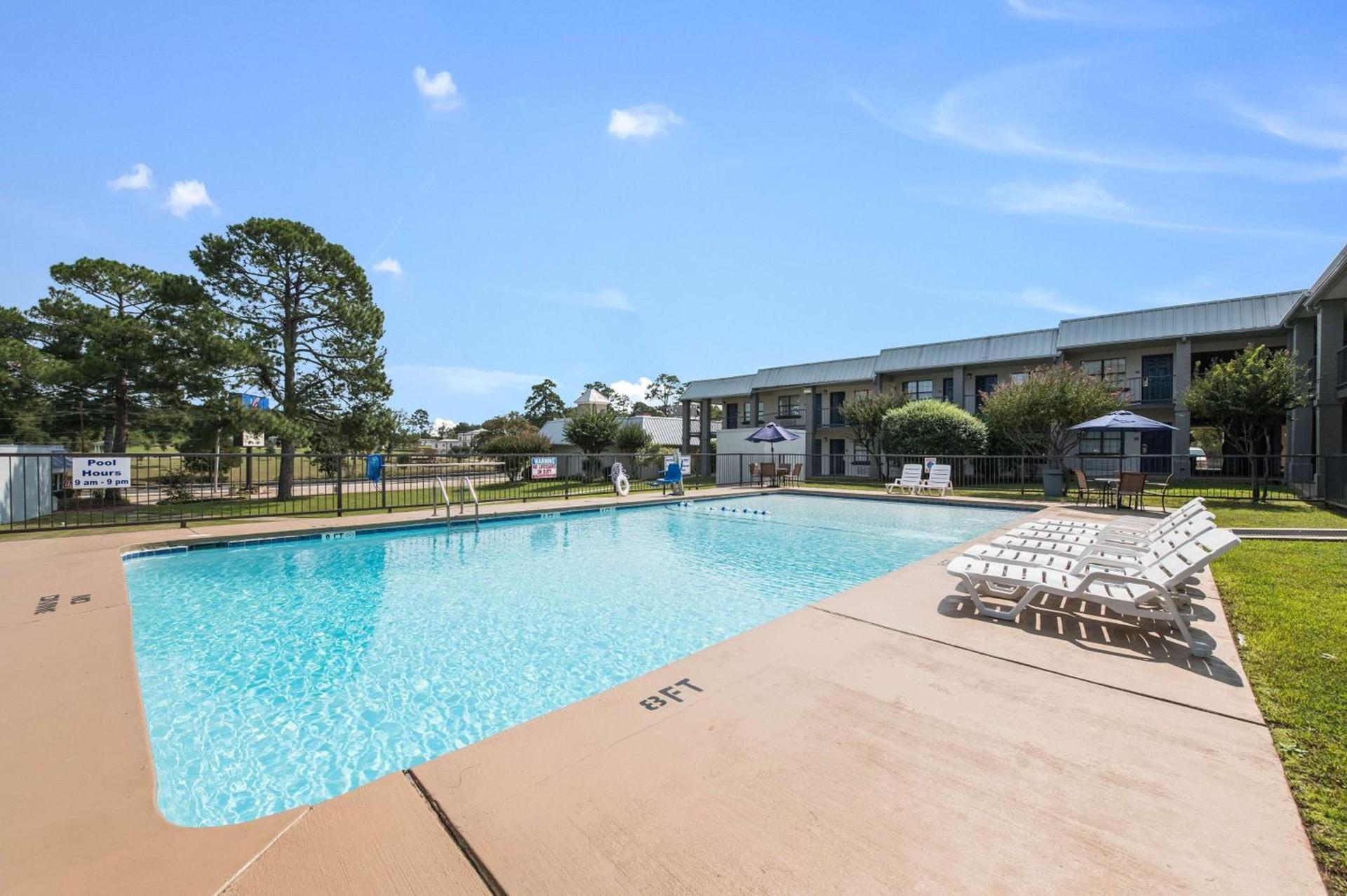 Motel 6-Kilgore, TX photo 2