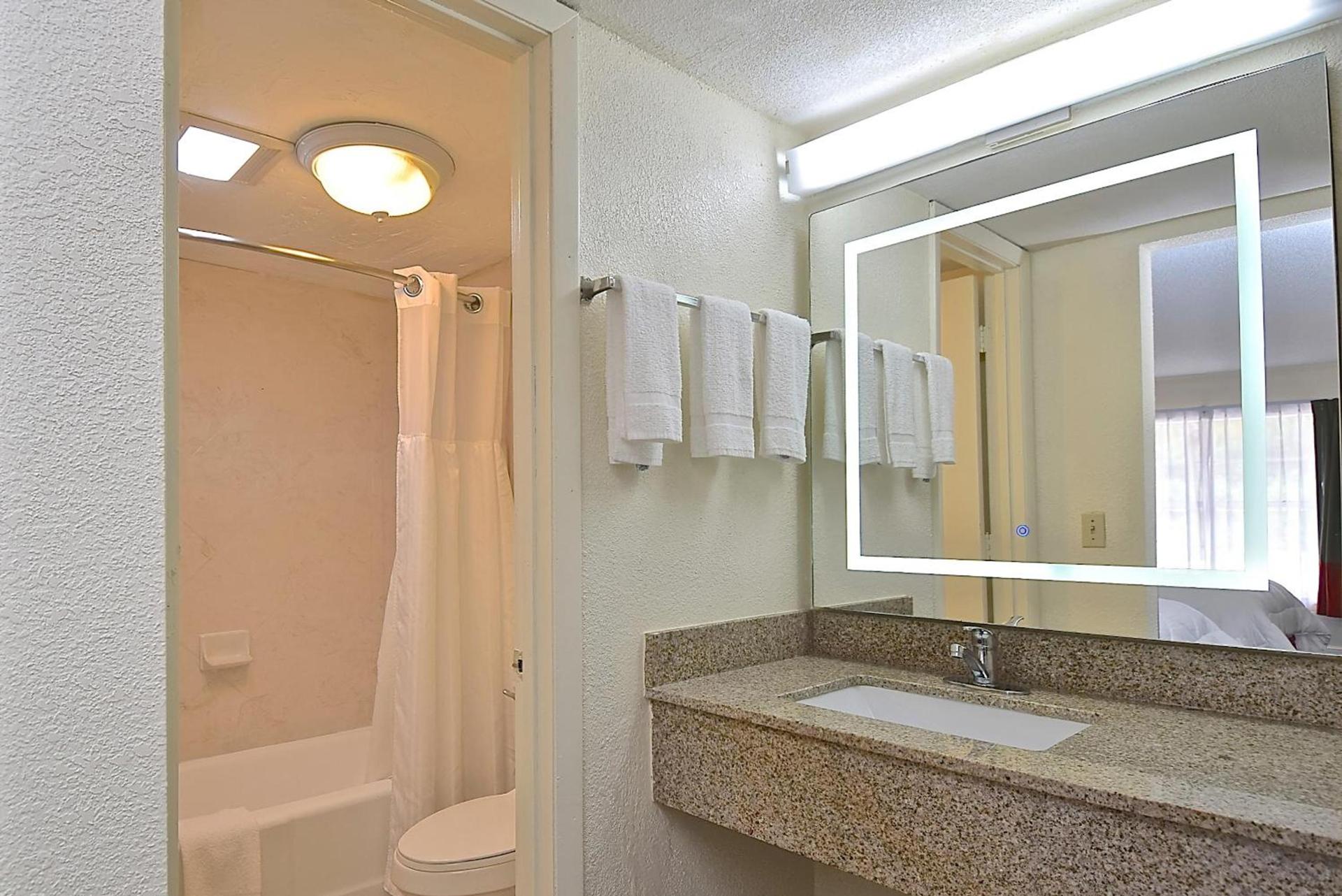SureStay Hotel by Best Western Sarasota Lido Beach photo 38