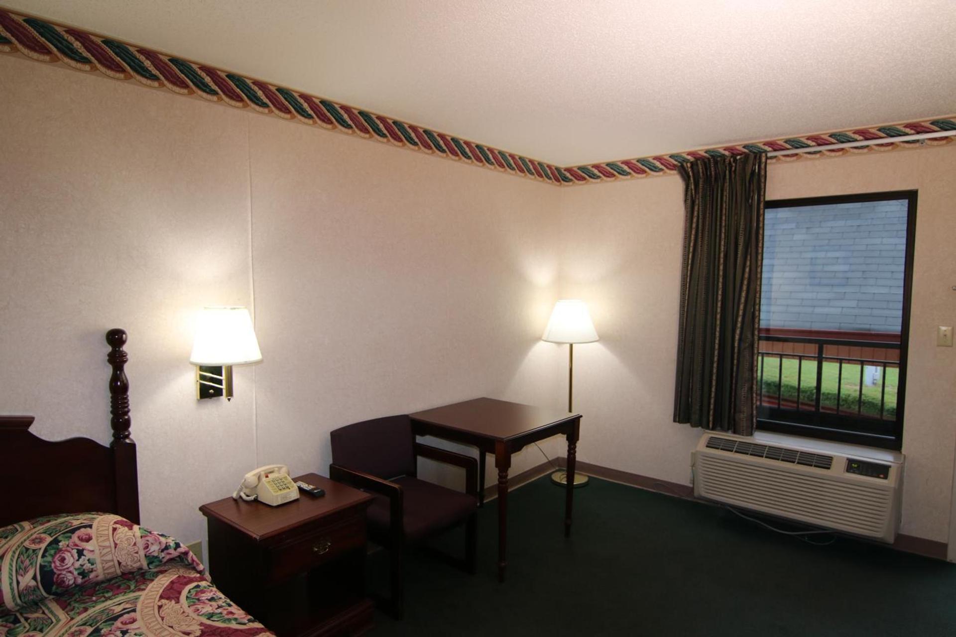 Executive Inn Kershaw photo 20