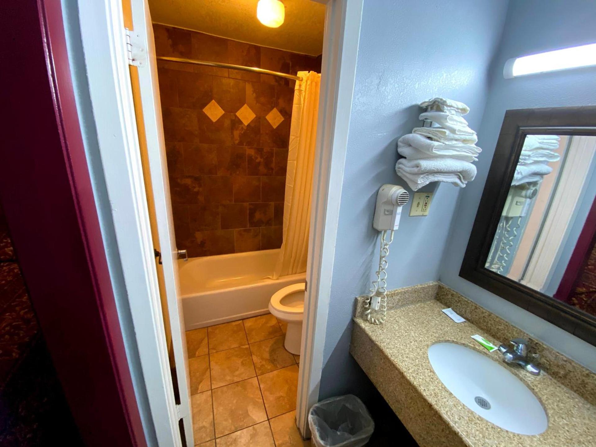 Embers Inn photo 17