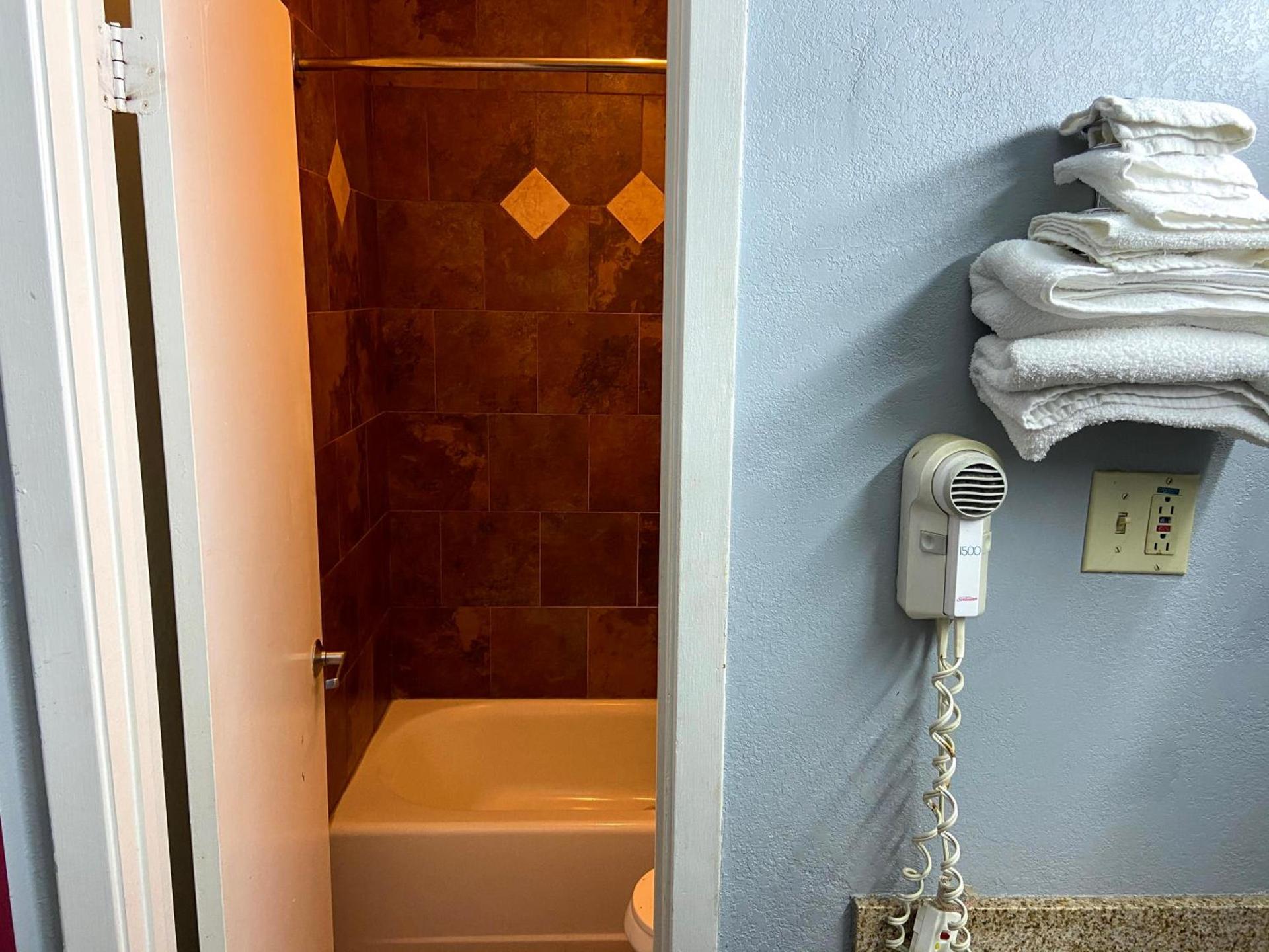 Embers Inn photo 19