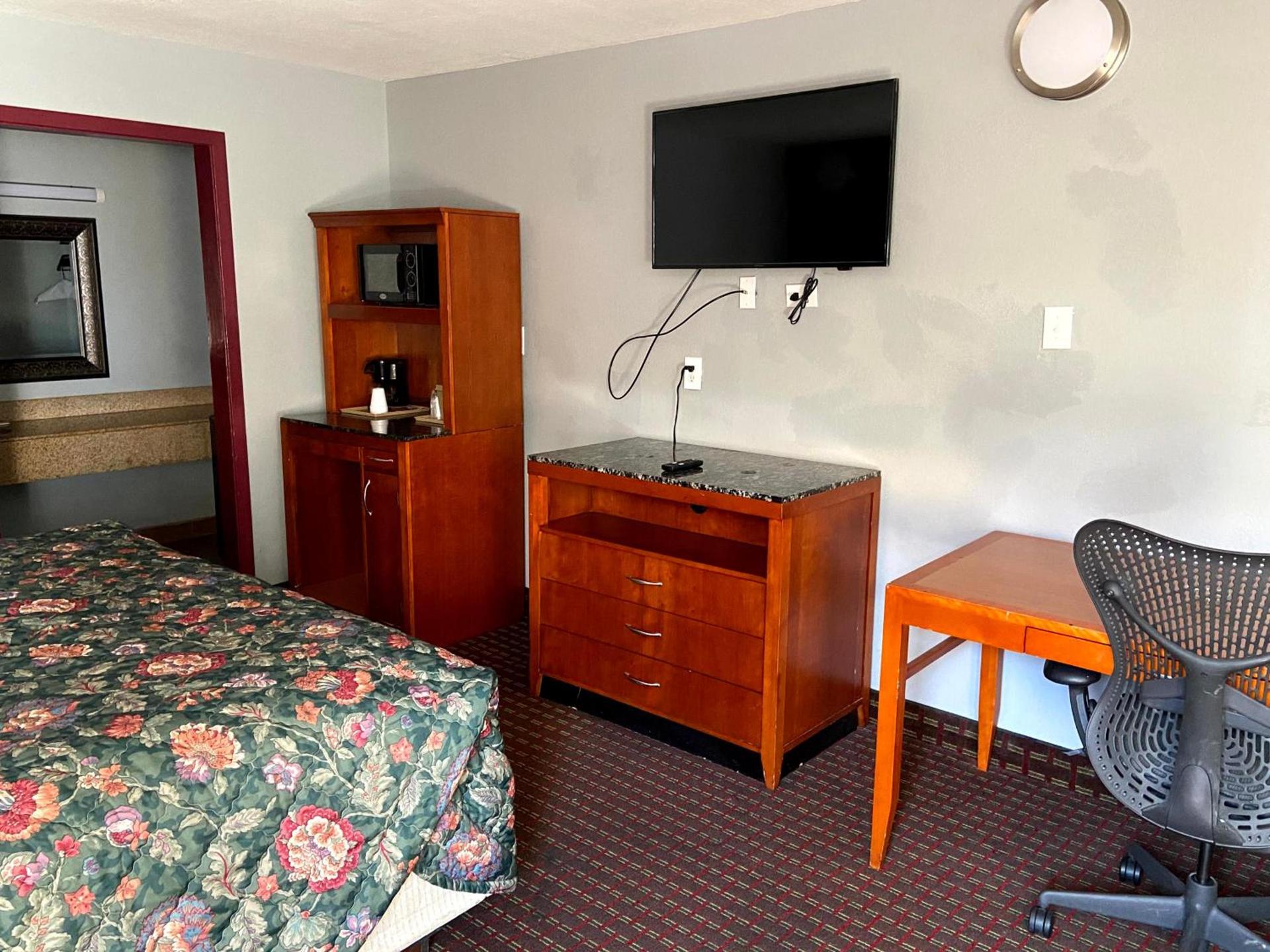 Embers Inn photo 28