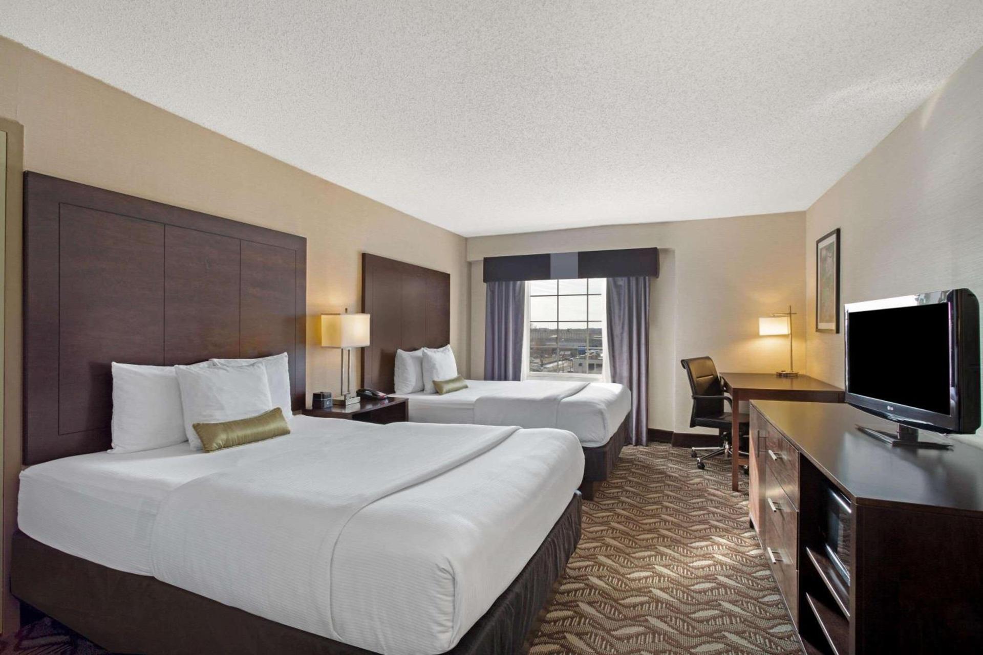 La Quinta by Wyndham Springfield photo 14
