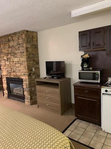 Riverside Motor Lodge - Pigeon Forge photo 12