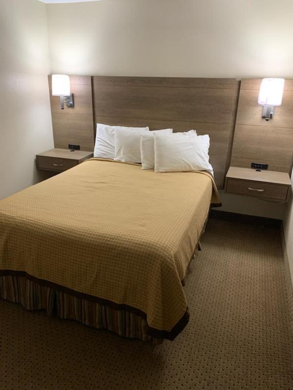 Riverside Motor Lodge - Pigeon Forge photo 14