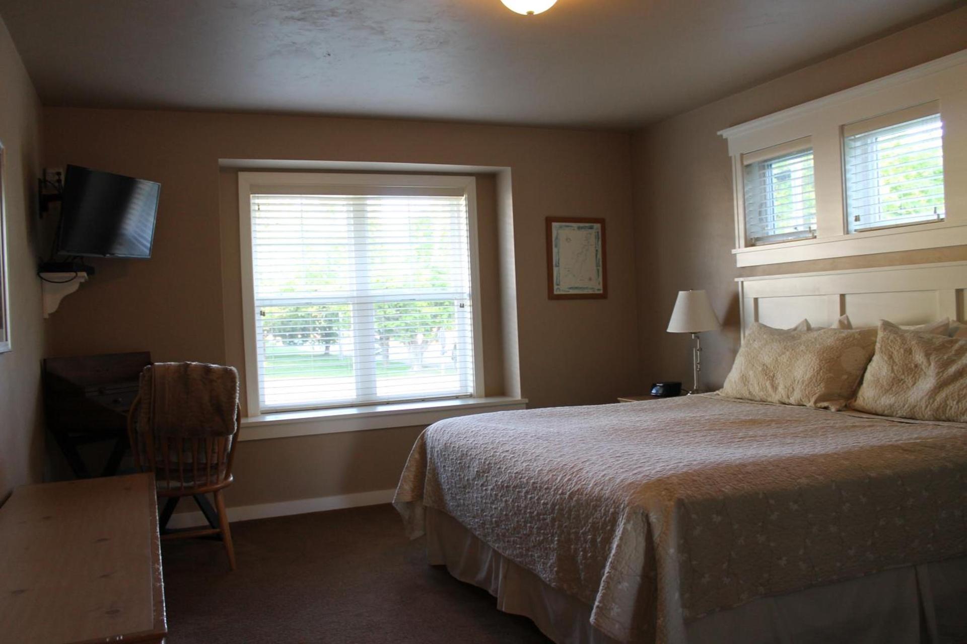 Cedar Court Inn photo 41