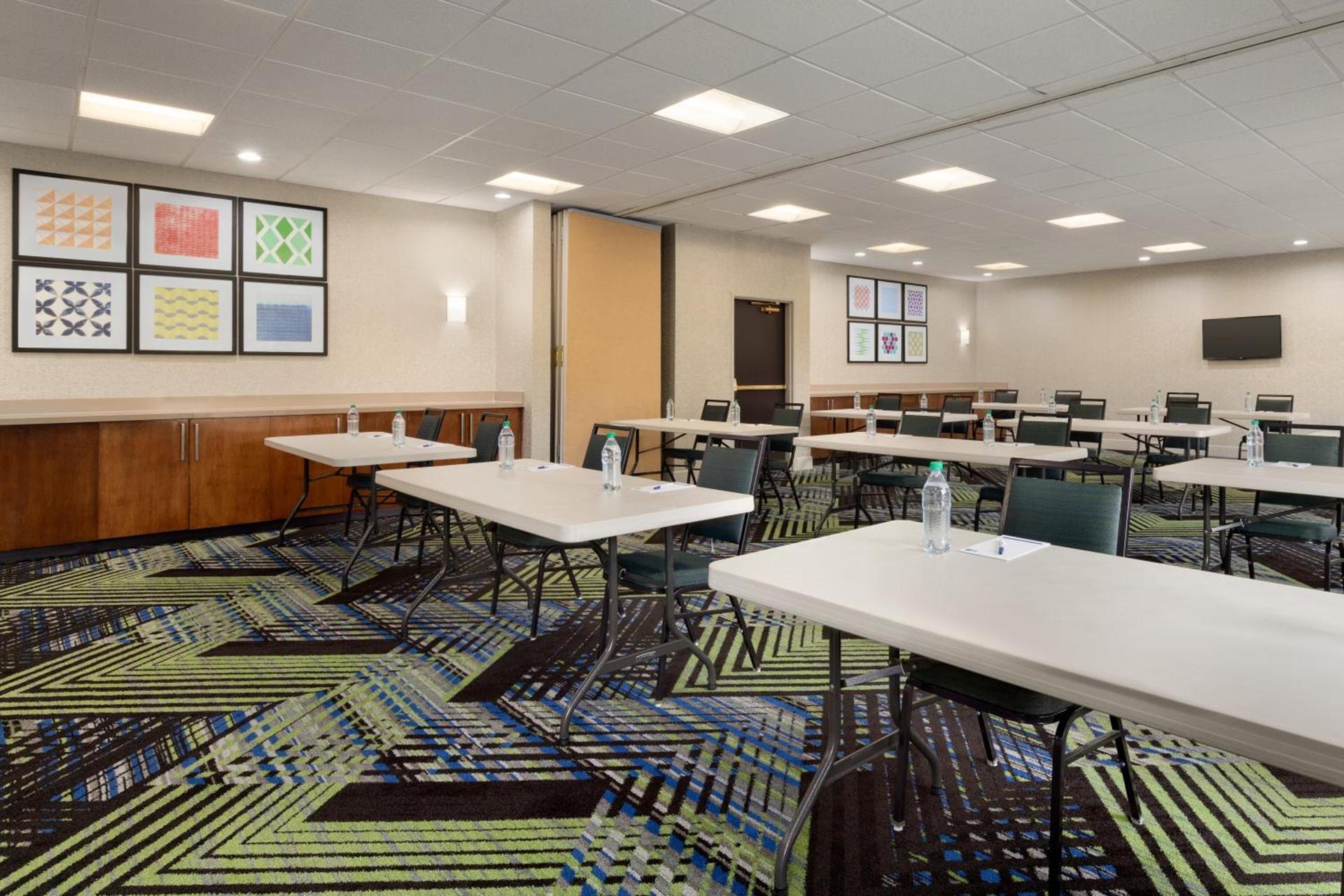 Holiday Inn Express & Suites Auburn - University Area by IHG photo 26