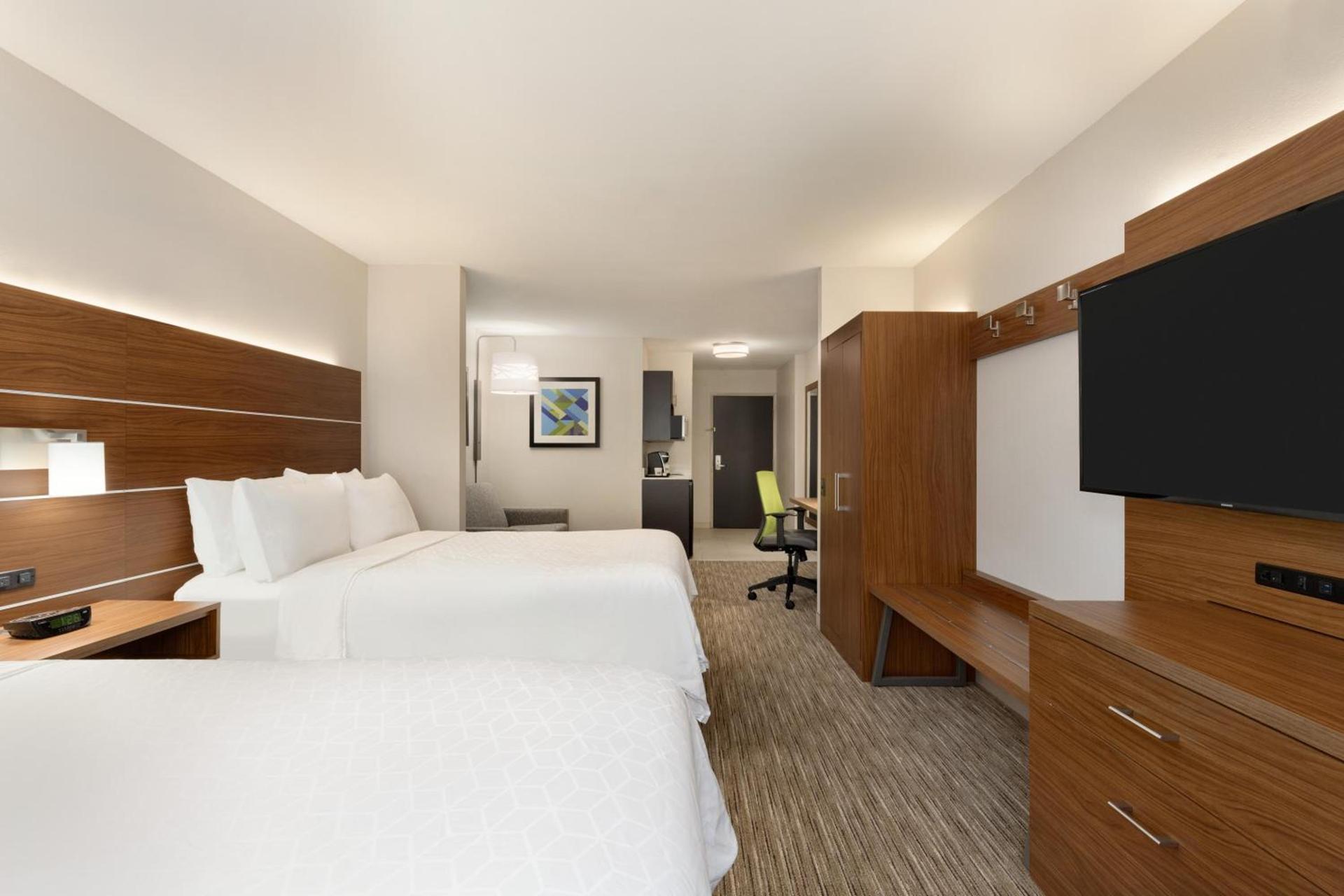 Holiday Inn Express & Suites Auburn - University Area by IHG photo 40