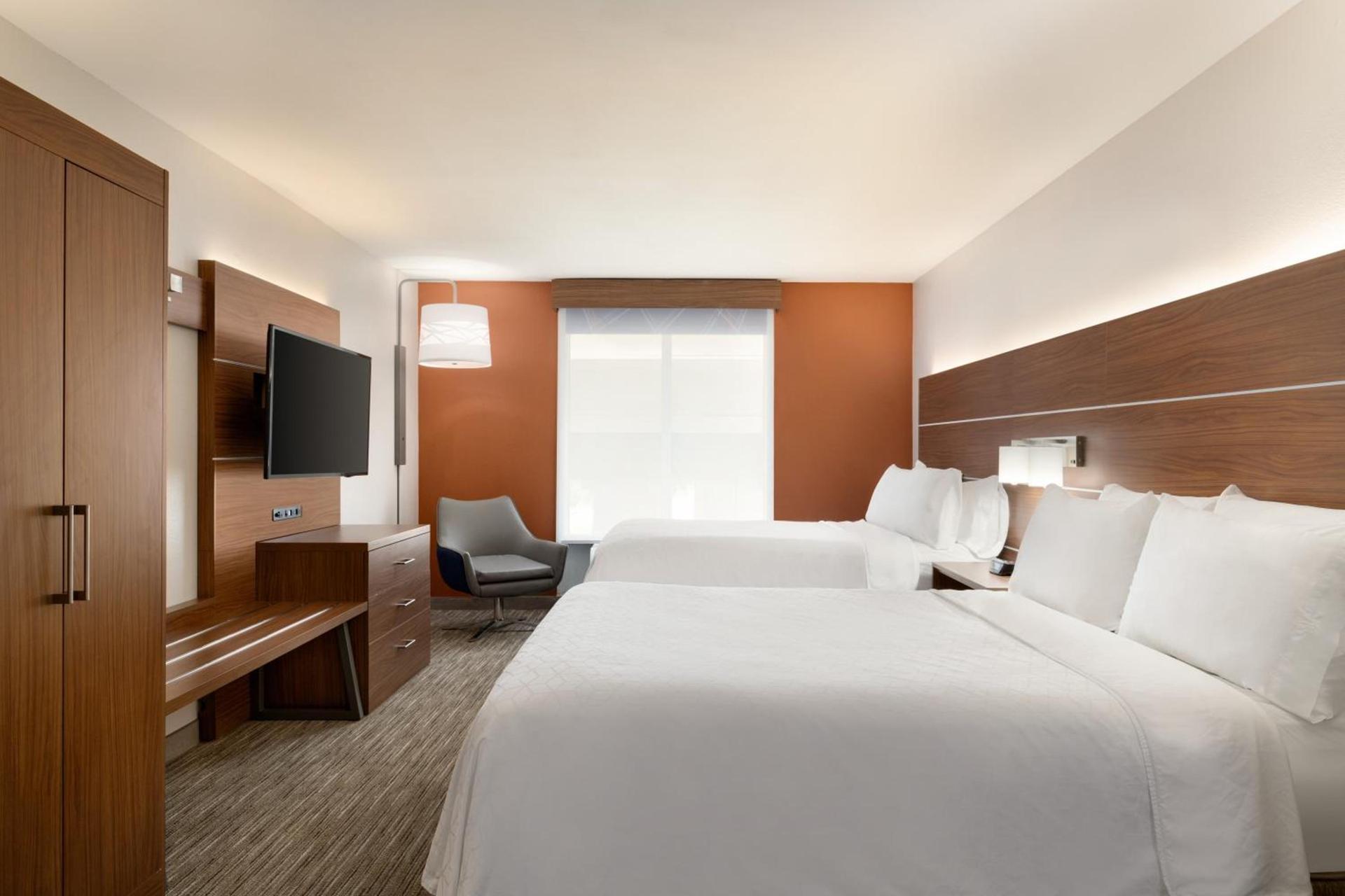 Holiday Inn Express & Suites Auburn - University Area by IHG photo 6