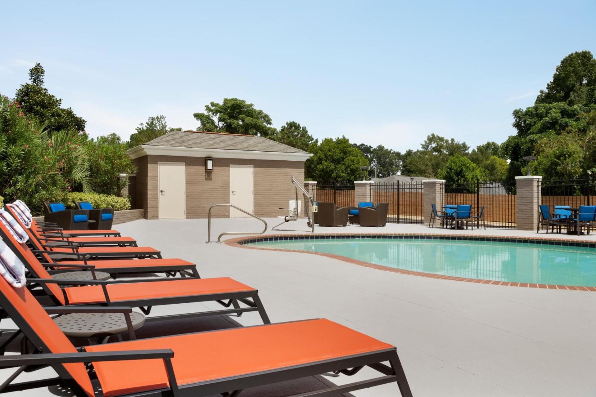 Holiday Inn Express & Suites Auburn - University Area by IHG photo 30