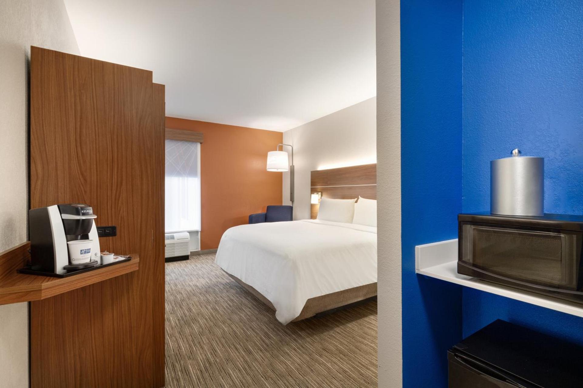 Holiday Inn Express & Suites Auburn - University Area by IHG photo 5