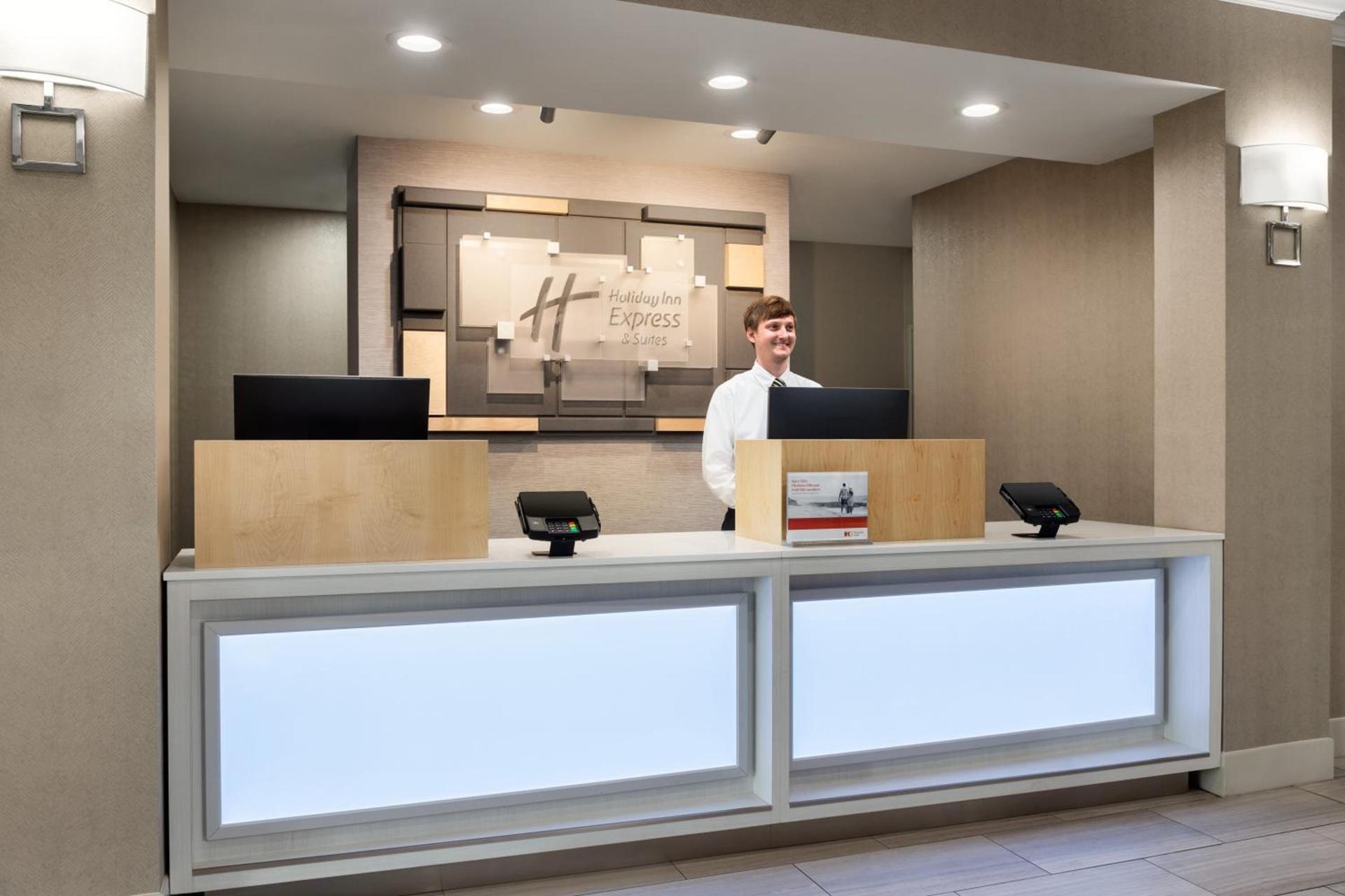 Holiday Inn Express & Suites Auburn - University Area by IHG photo 21