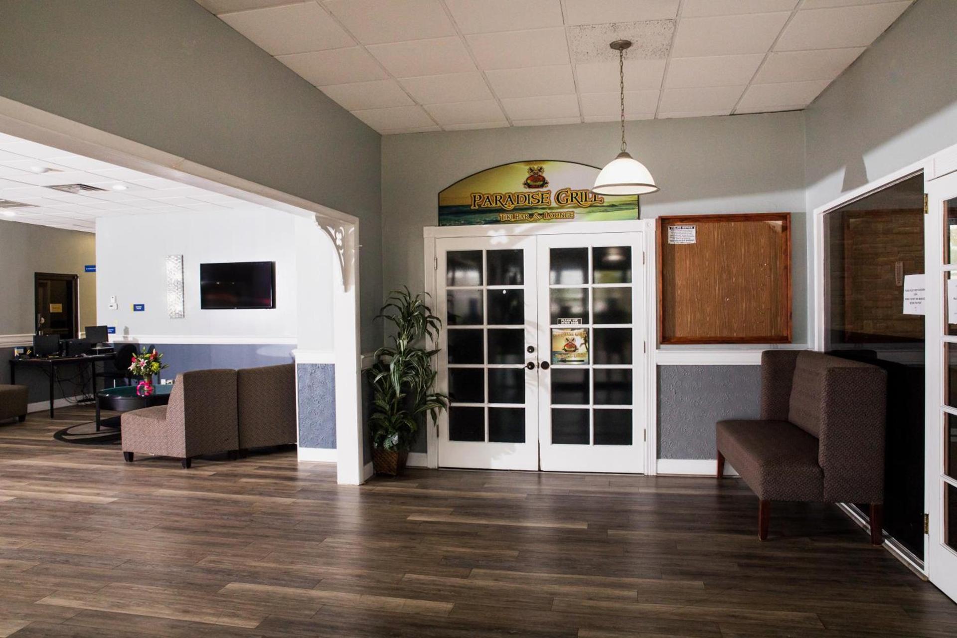 Days Inn by Wyndham Stuart photo 49