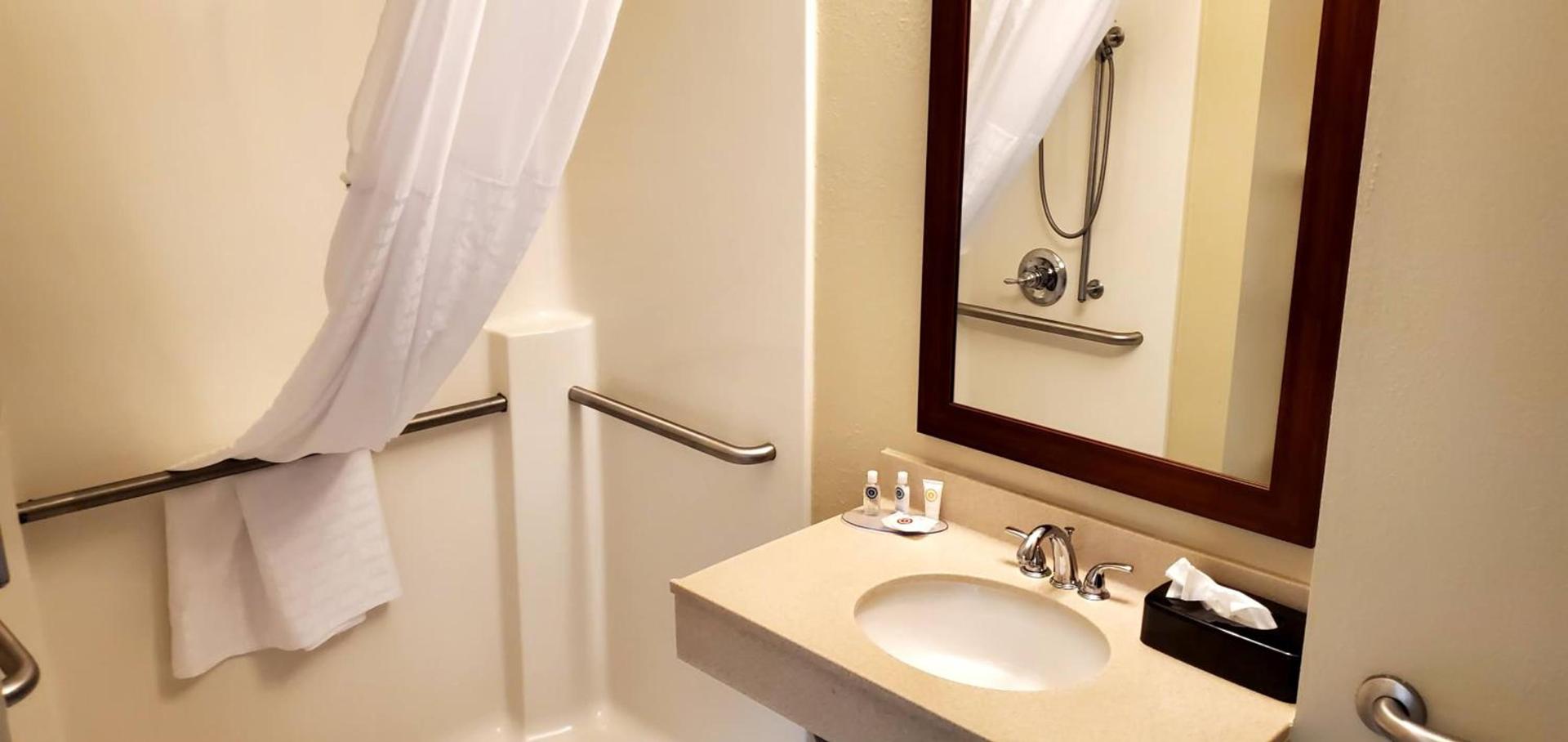 Comfort Inn & Suites Decatur-Forsyth photo 32