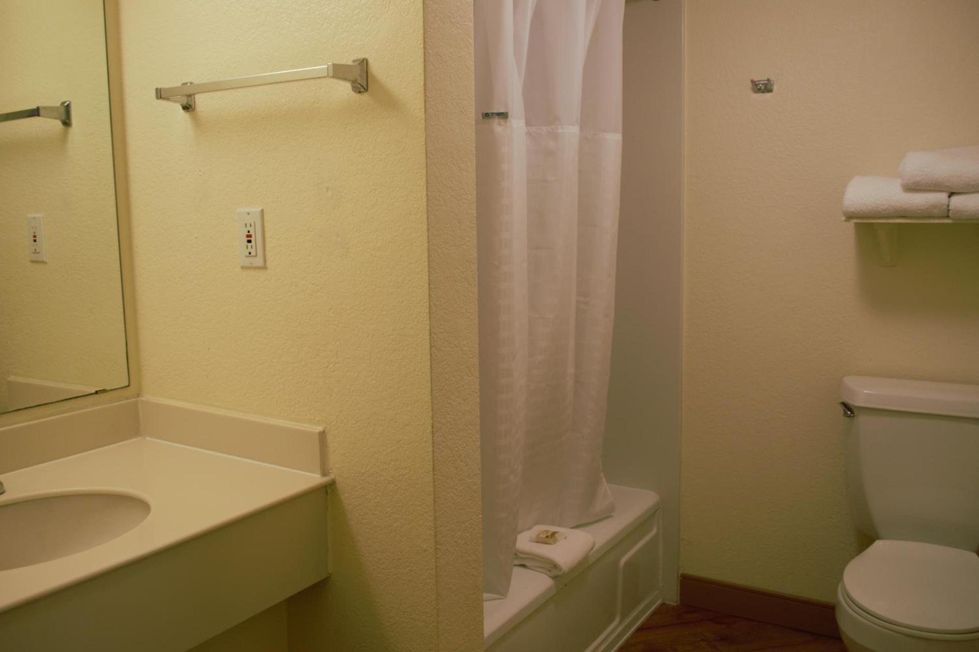 La Quinta Inn by Wyndham Austin Capitol / Downtown photo 32