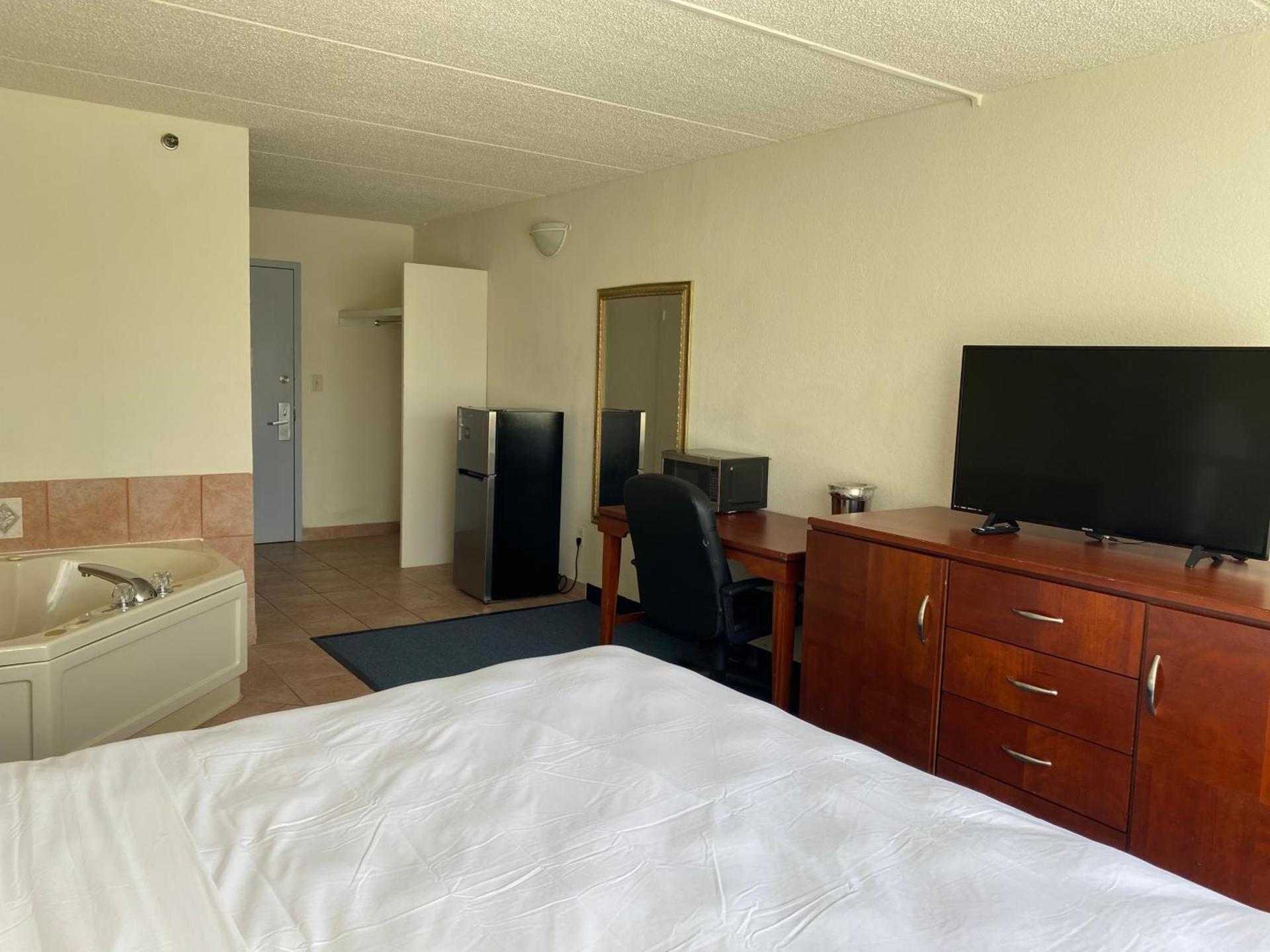 Miami Gardens Inn & Suites photo 8