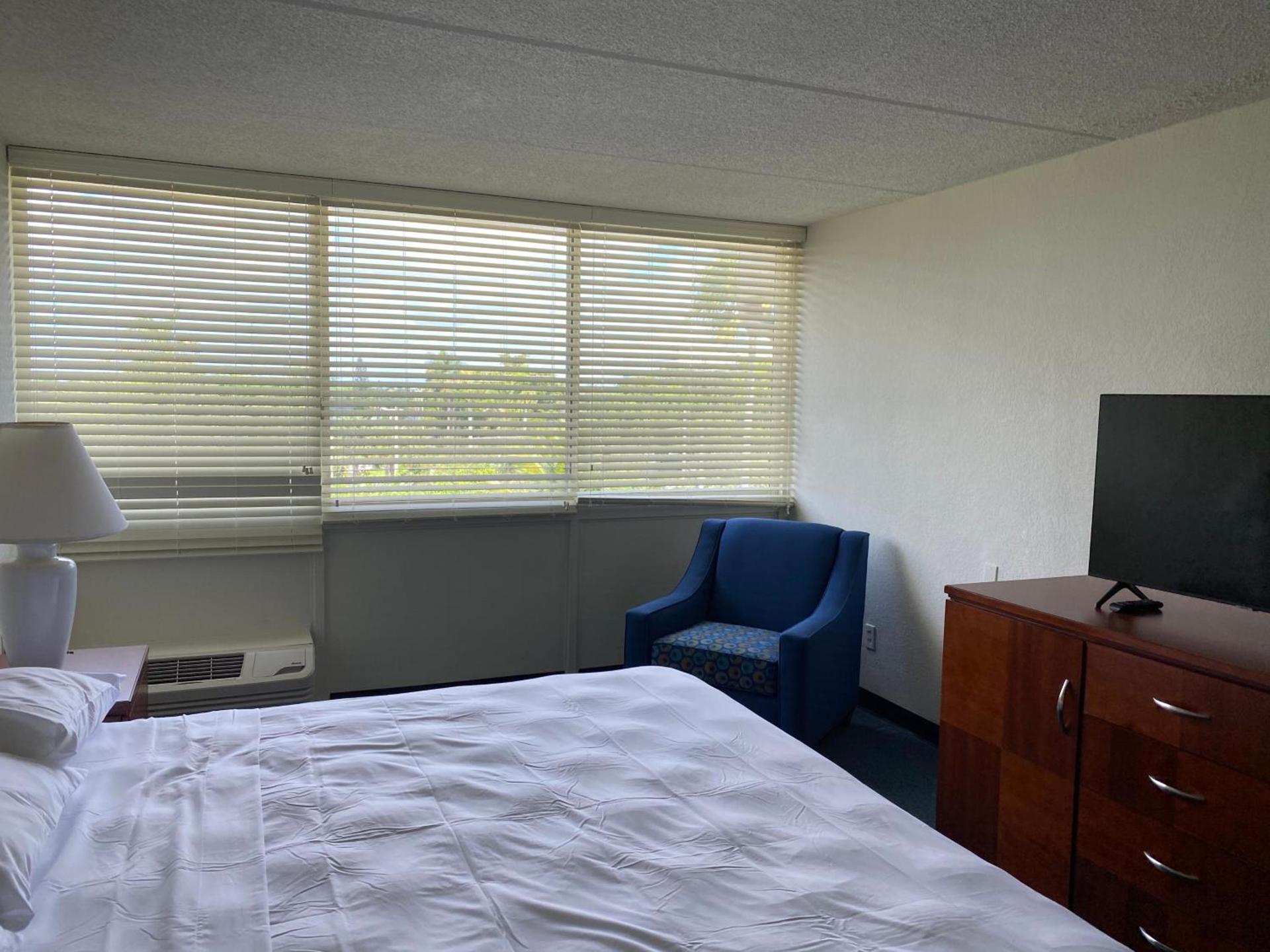 Miami Gardens Inn & Suites photo 6