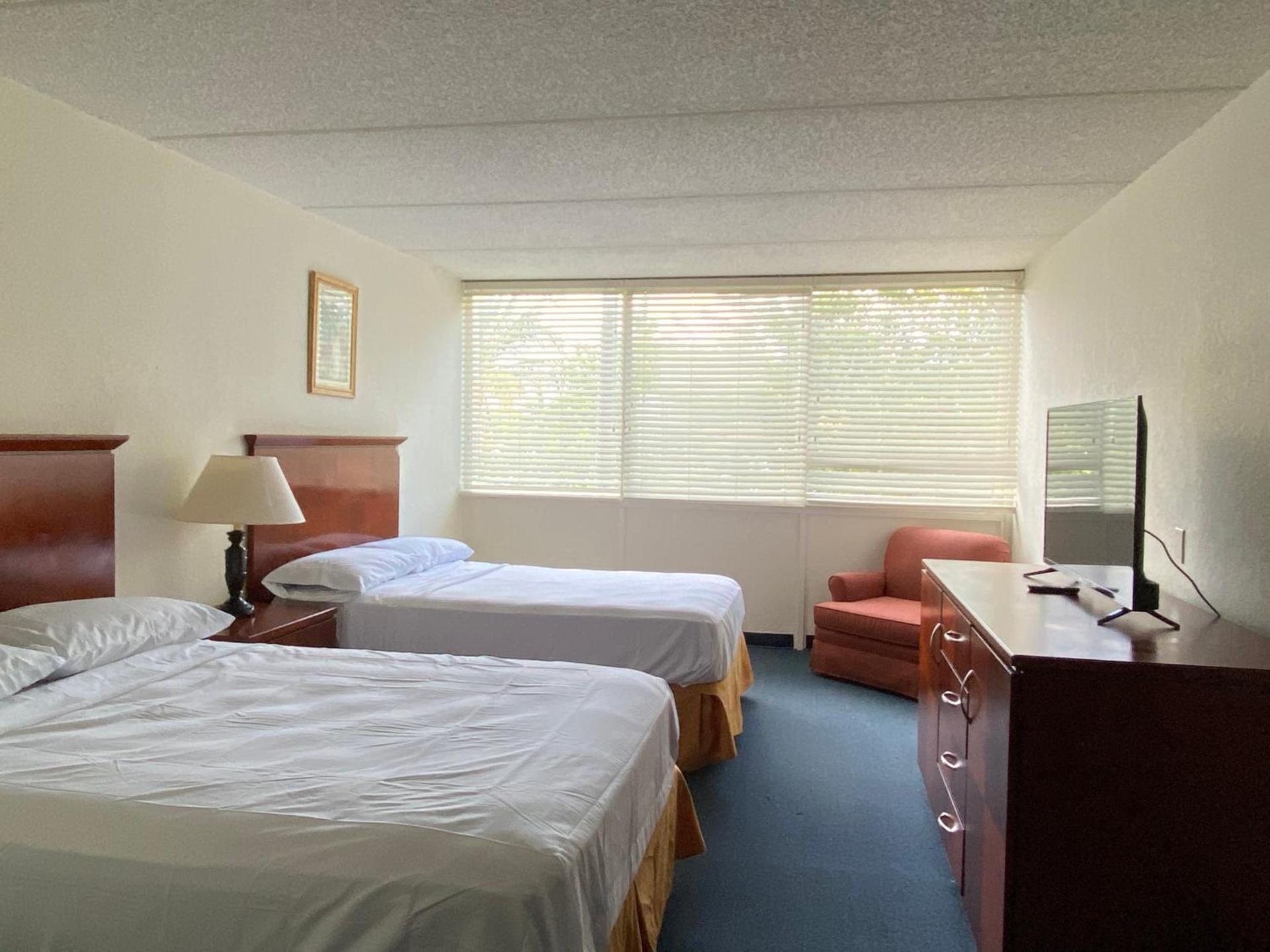 Miami Gardens Inn & Suites photo 4