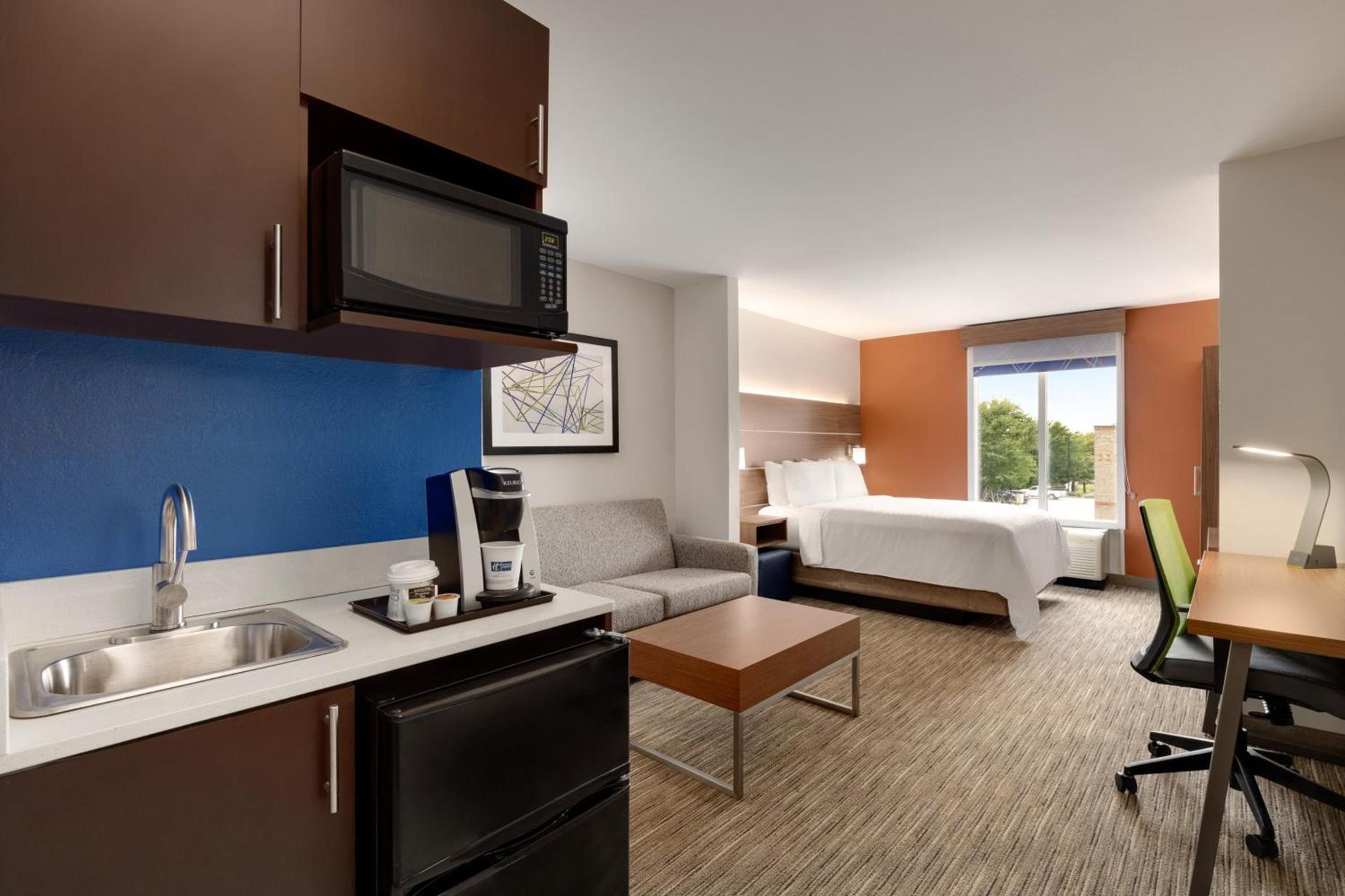 Holiday Inn Express & Suites Auburn - University Area by IHG photo 34