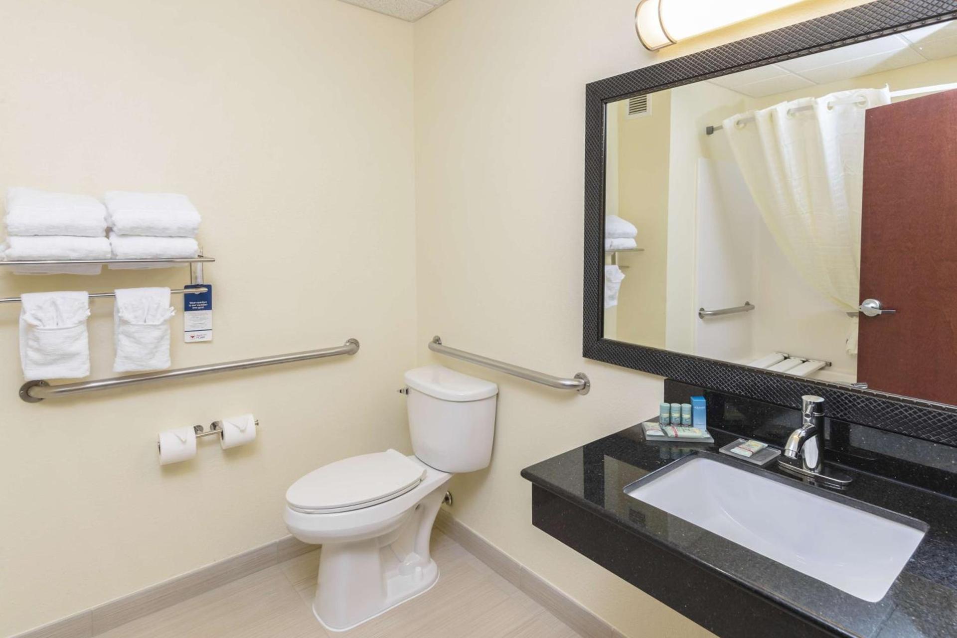 Best Western Concord Inn and Suites photo 72