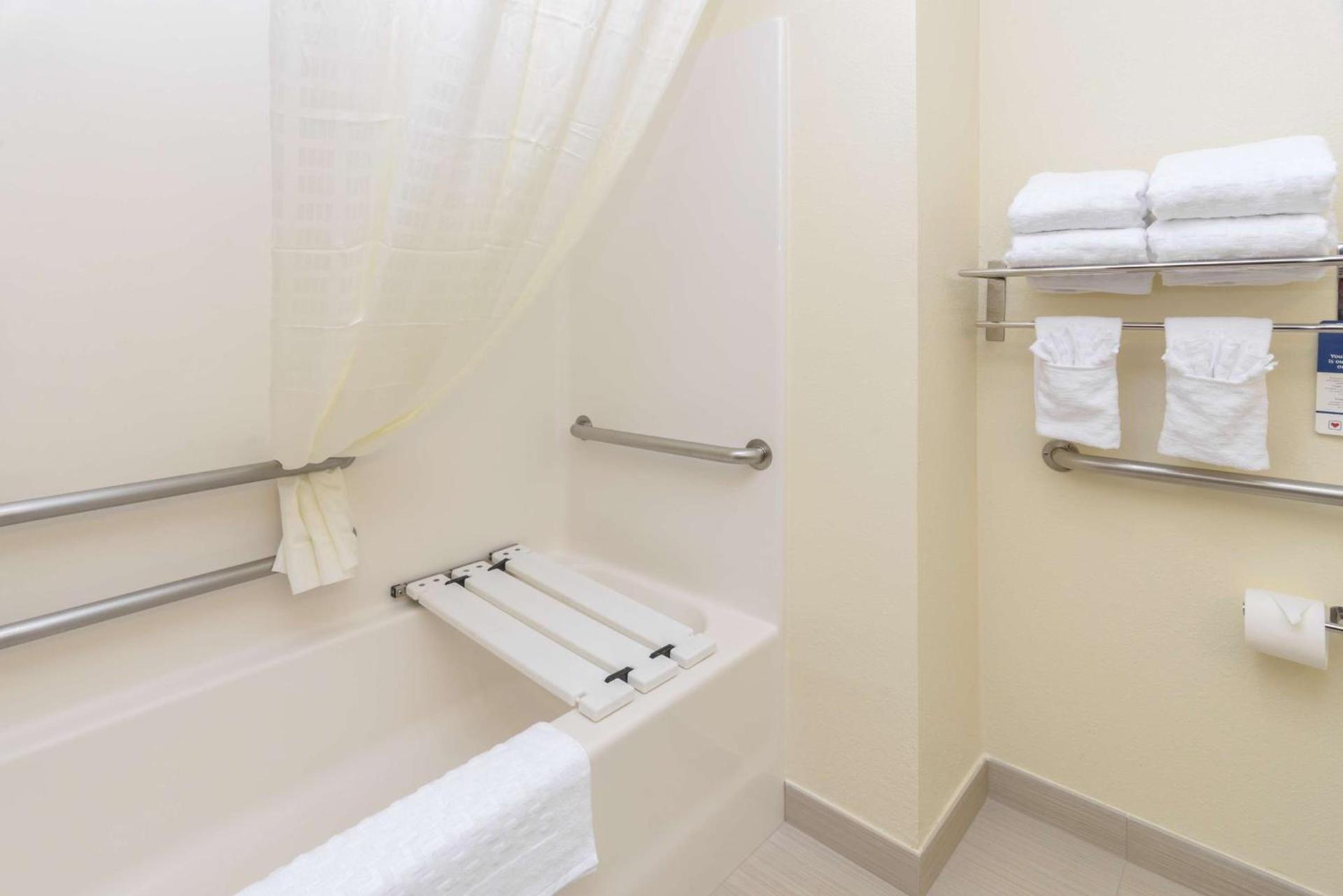 Best Western Concord Inn and Suites photo 73