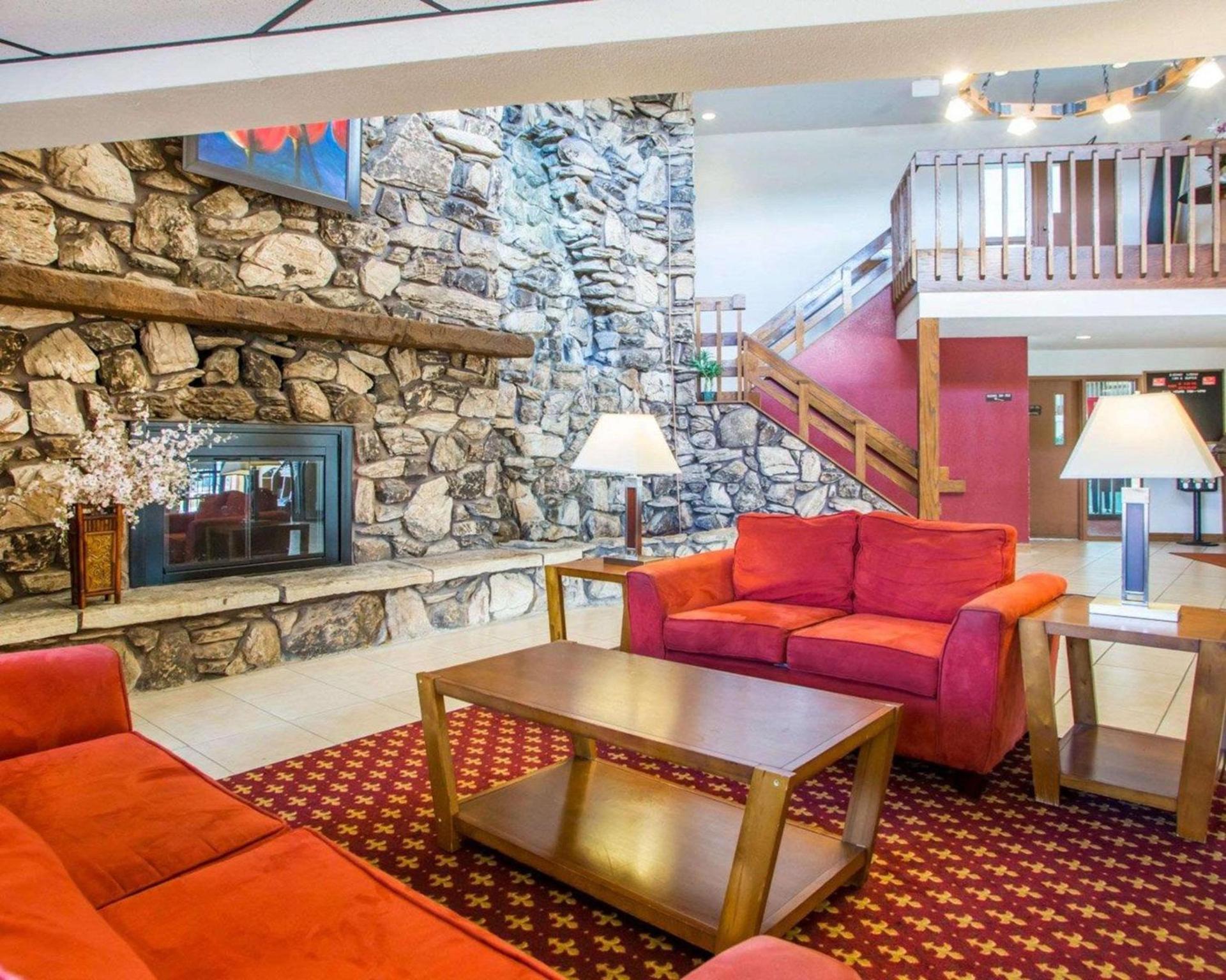 Ramada by Wyndham Stevens Point photo 3