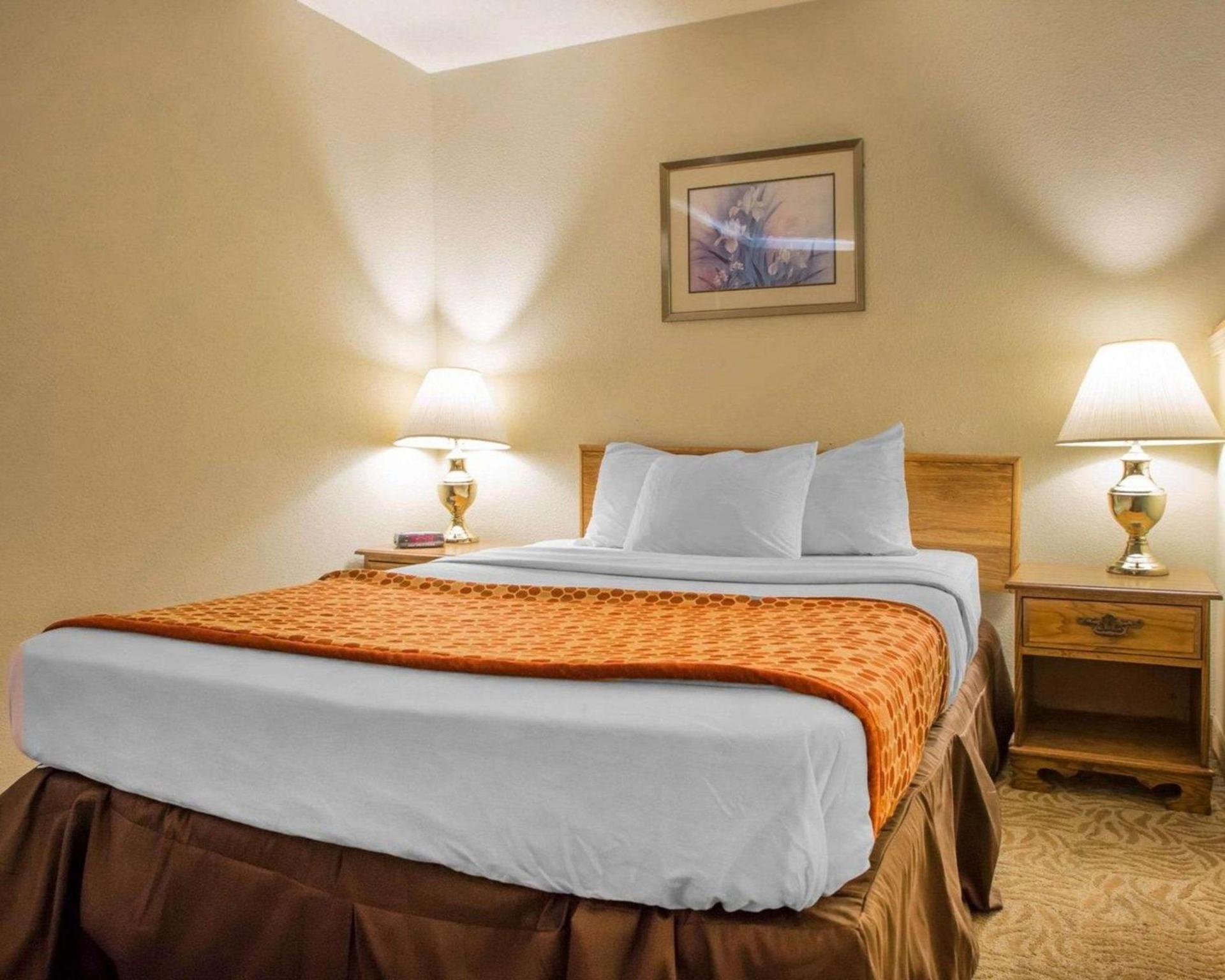 Ramada by Wyndham Stevens Point photo 11