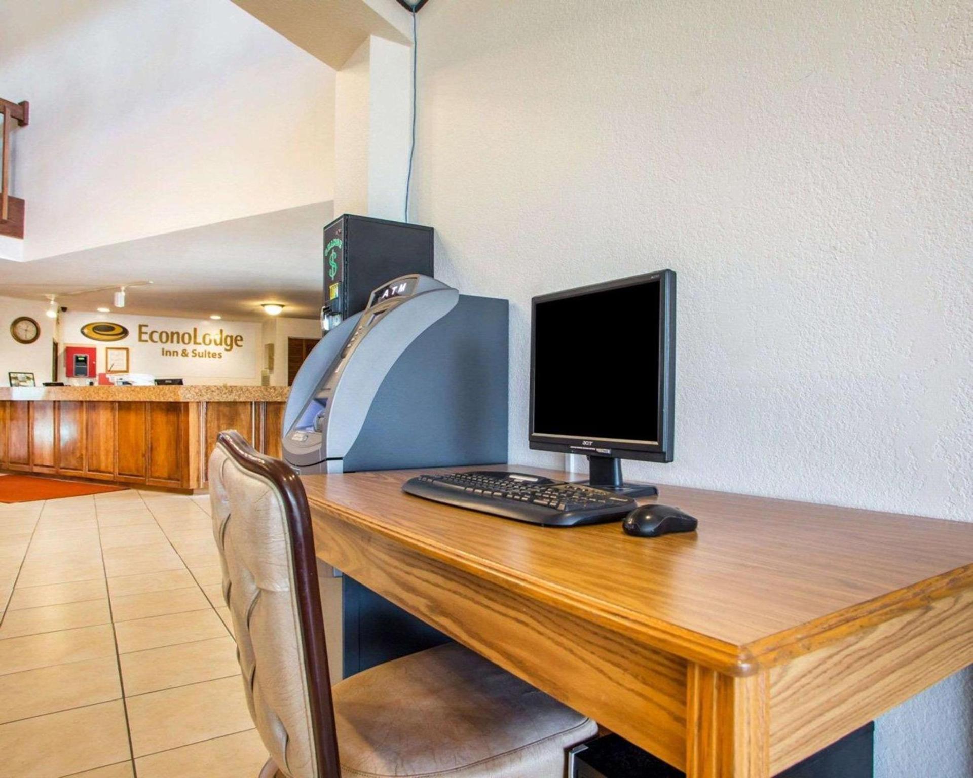 Ramada by Wyndham Stevens Point photo 16
