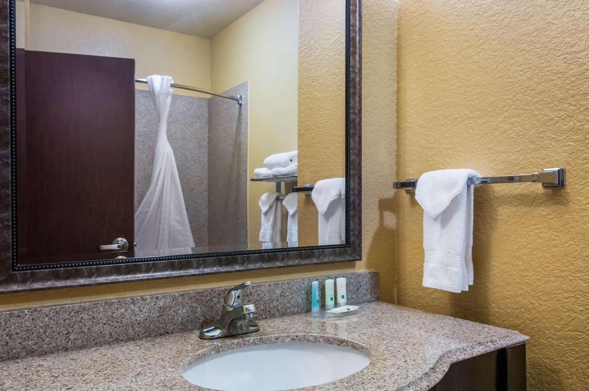 Quality Inn & Suites Slidell photo 25
