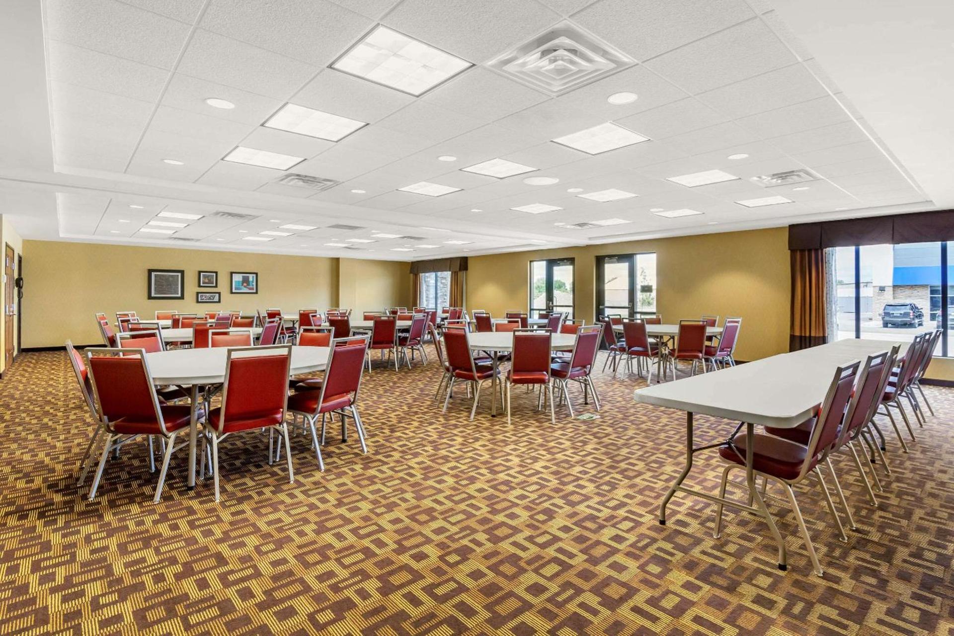 Legend Hotel Minot photo 21