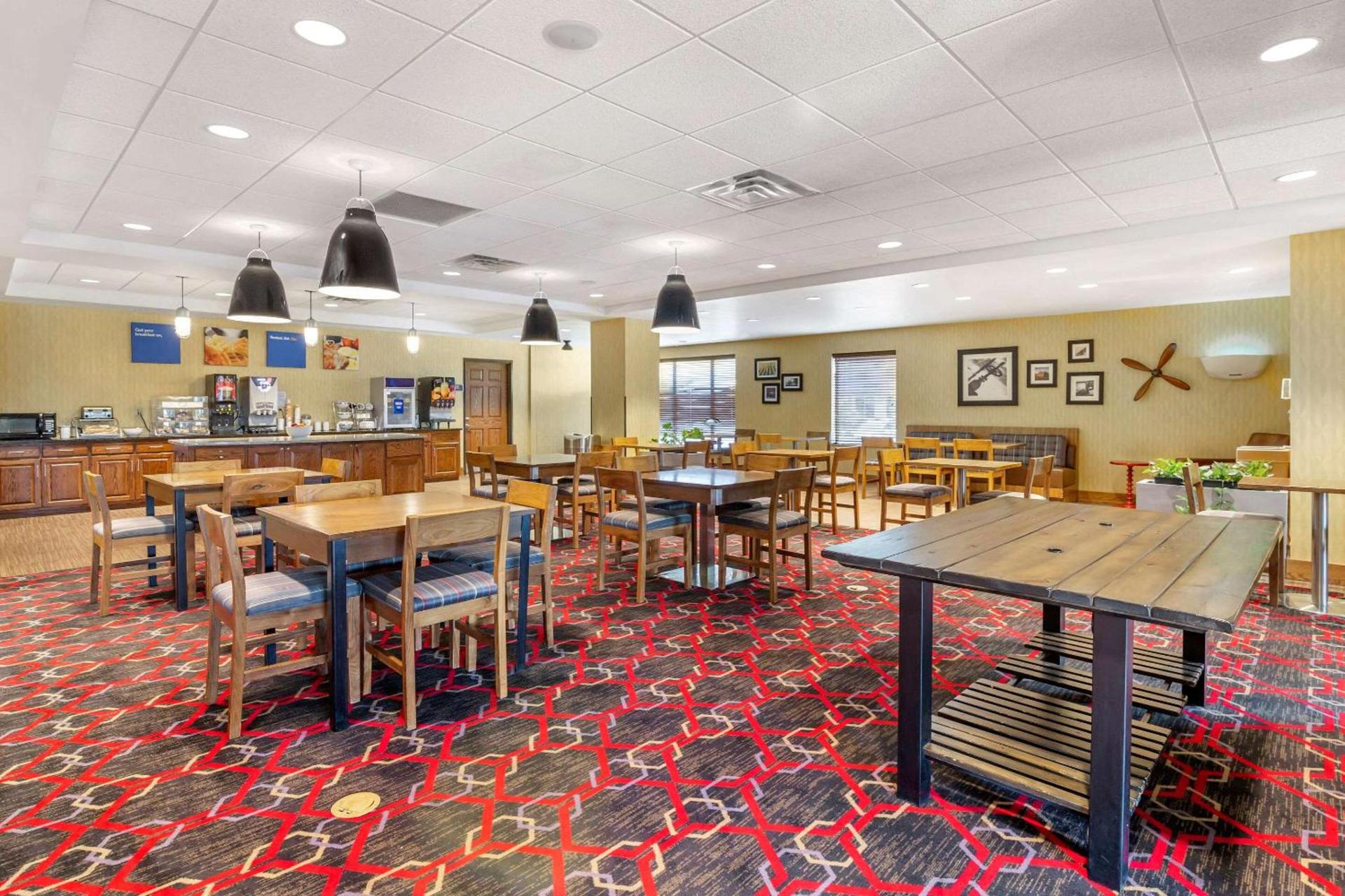 Legend Hotel Minot photo 4