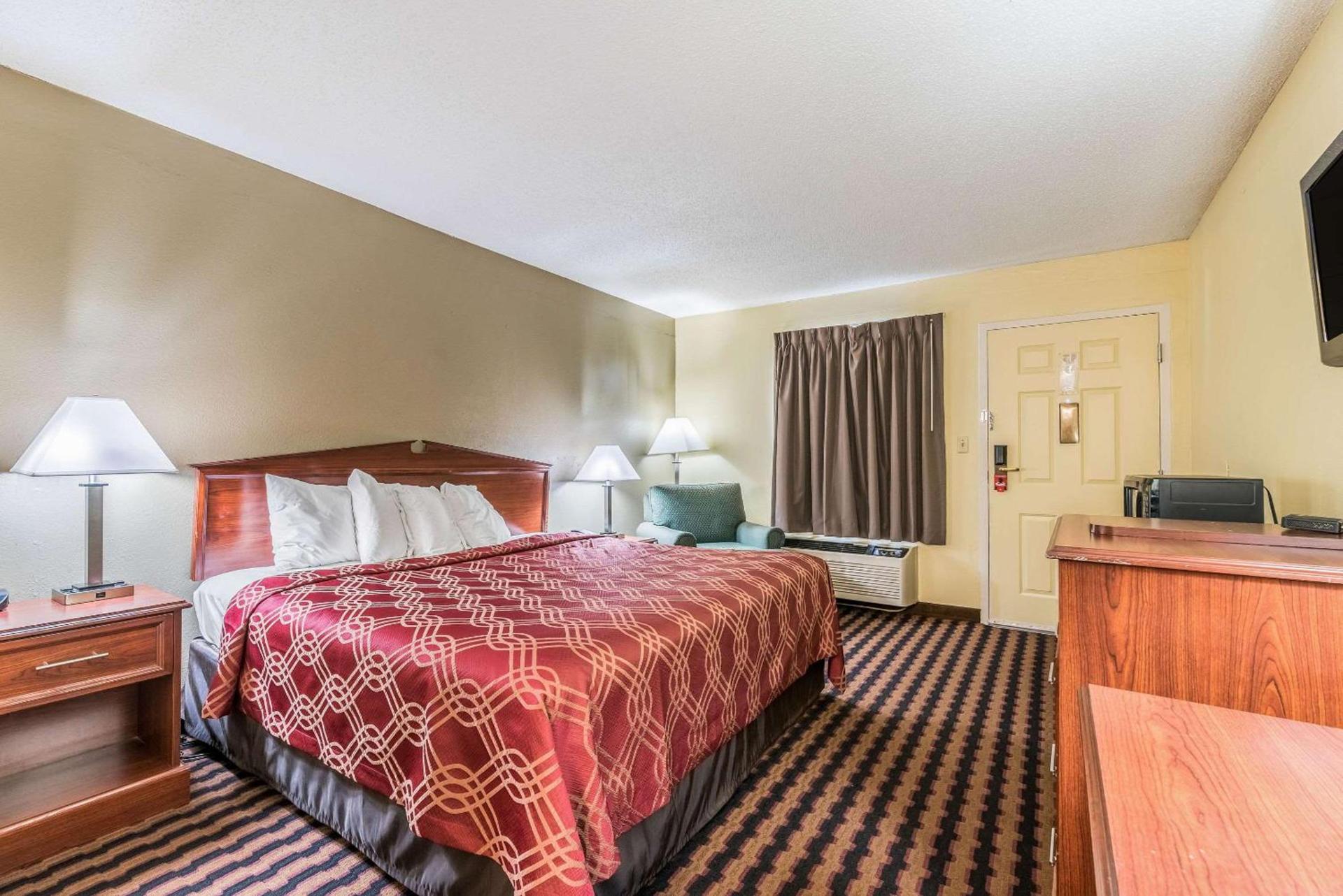 Econo Lodge Athens I-65 photo 10