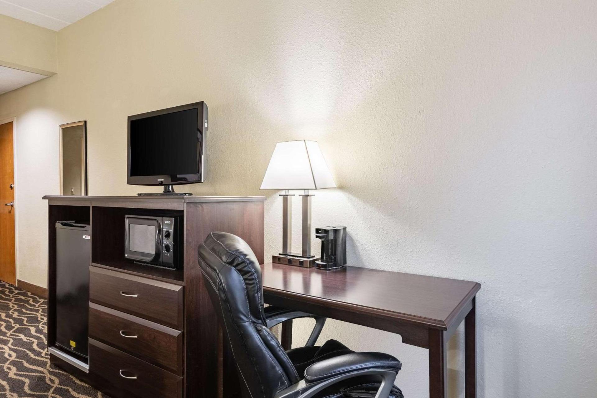 Quality Inn & Suites Southport photo 9