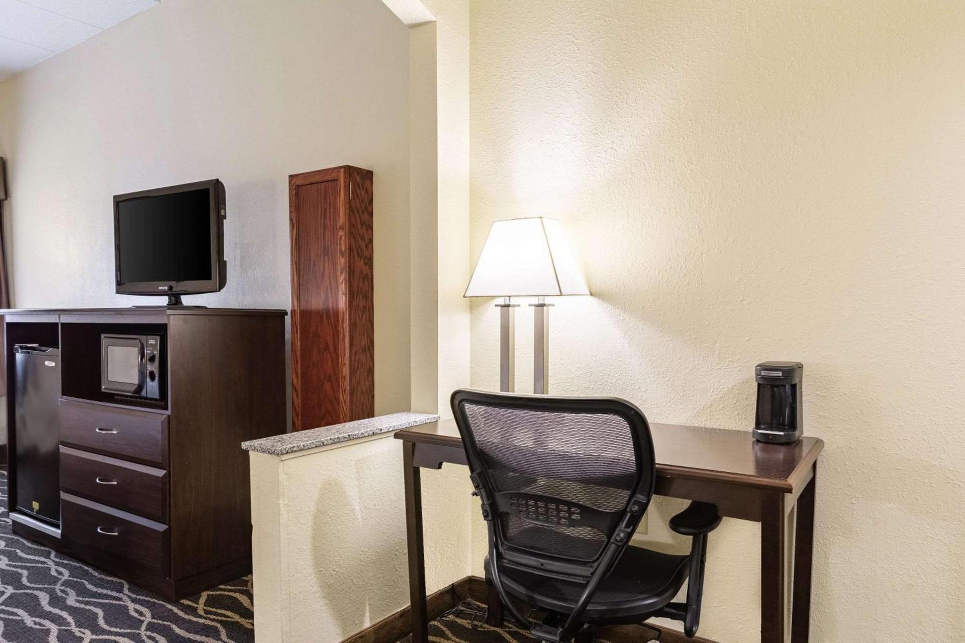 Quality Inn & Suites Southport photo 29