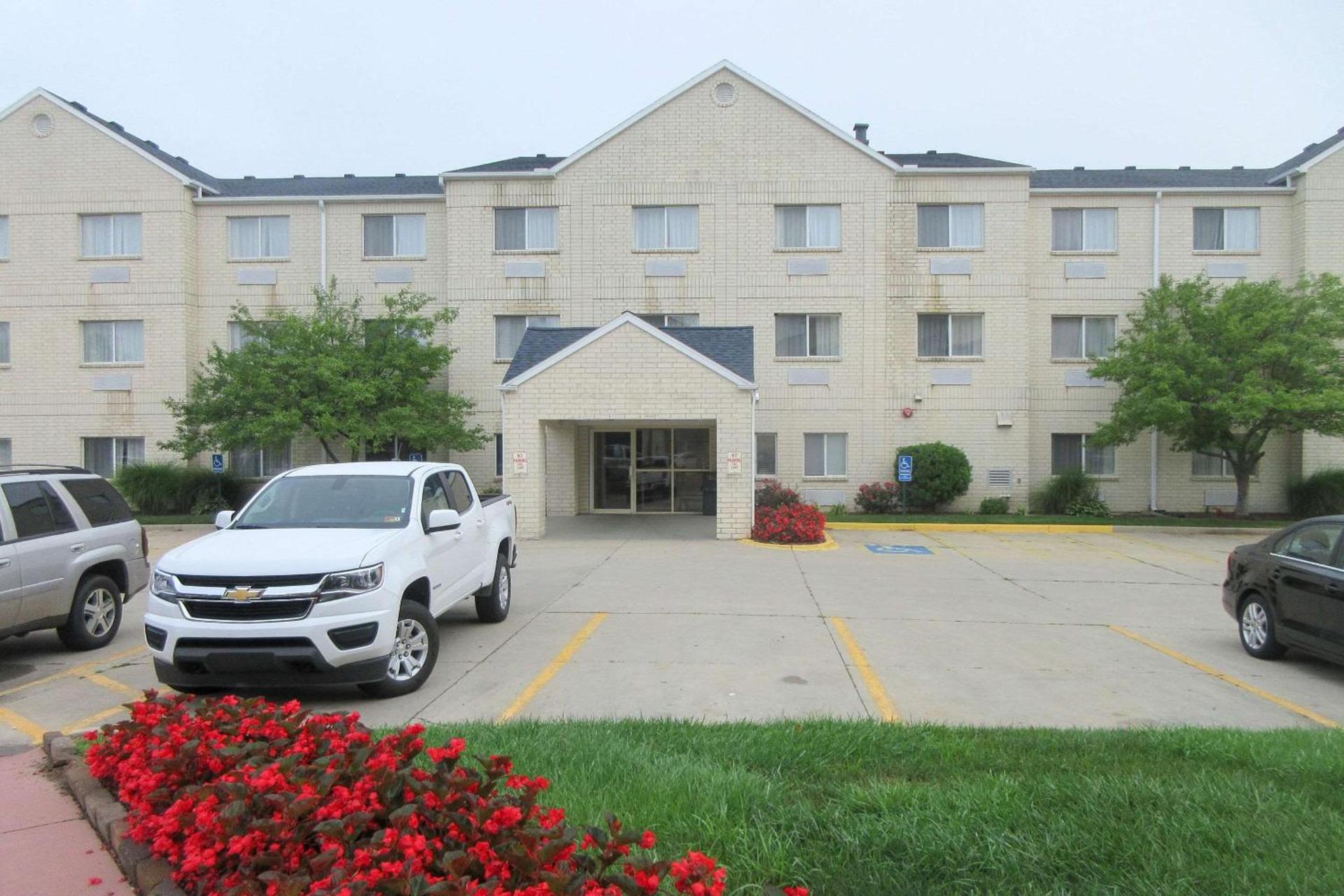Clarion Pointe Fairborn near Wright Patterson AFB photo 19