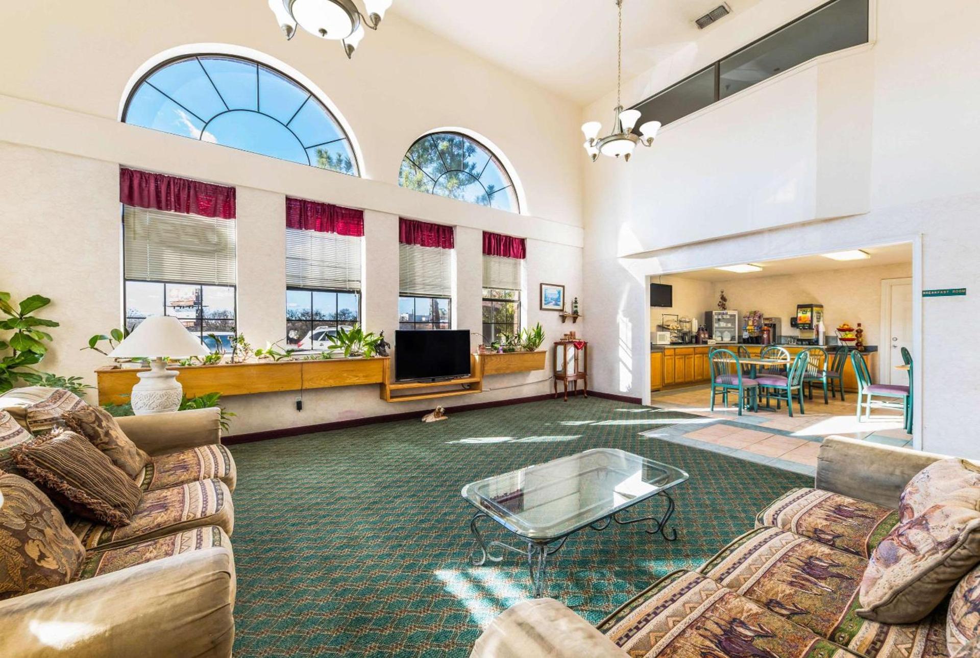 Rodeway Inn Decatur photo 6