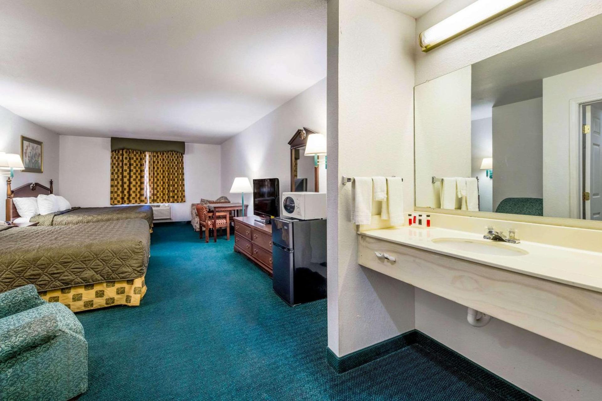 Rodeway Inn Decatur photo 21