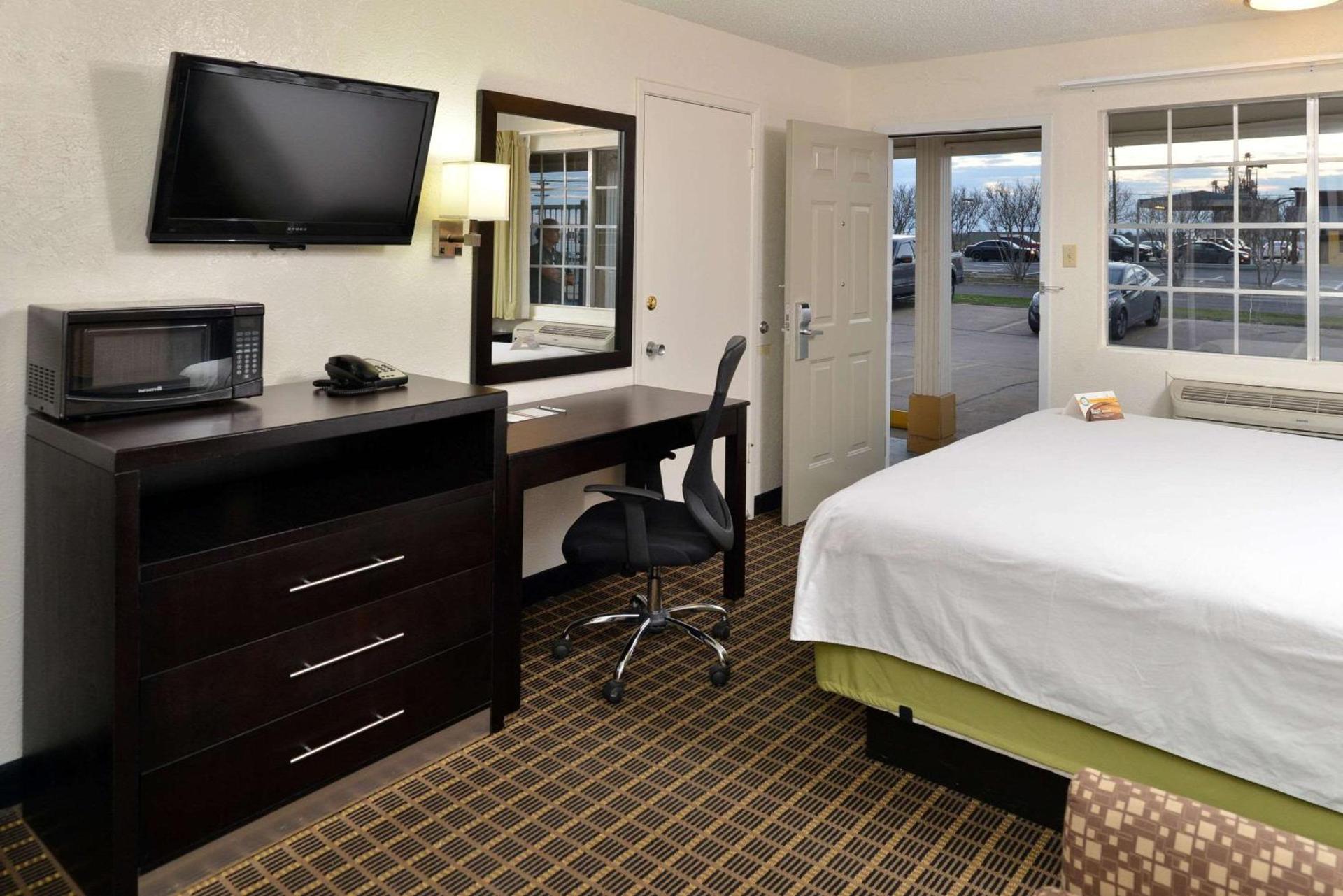 Quality Inn Gonzales photo 16