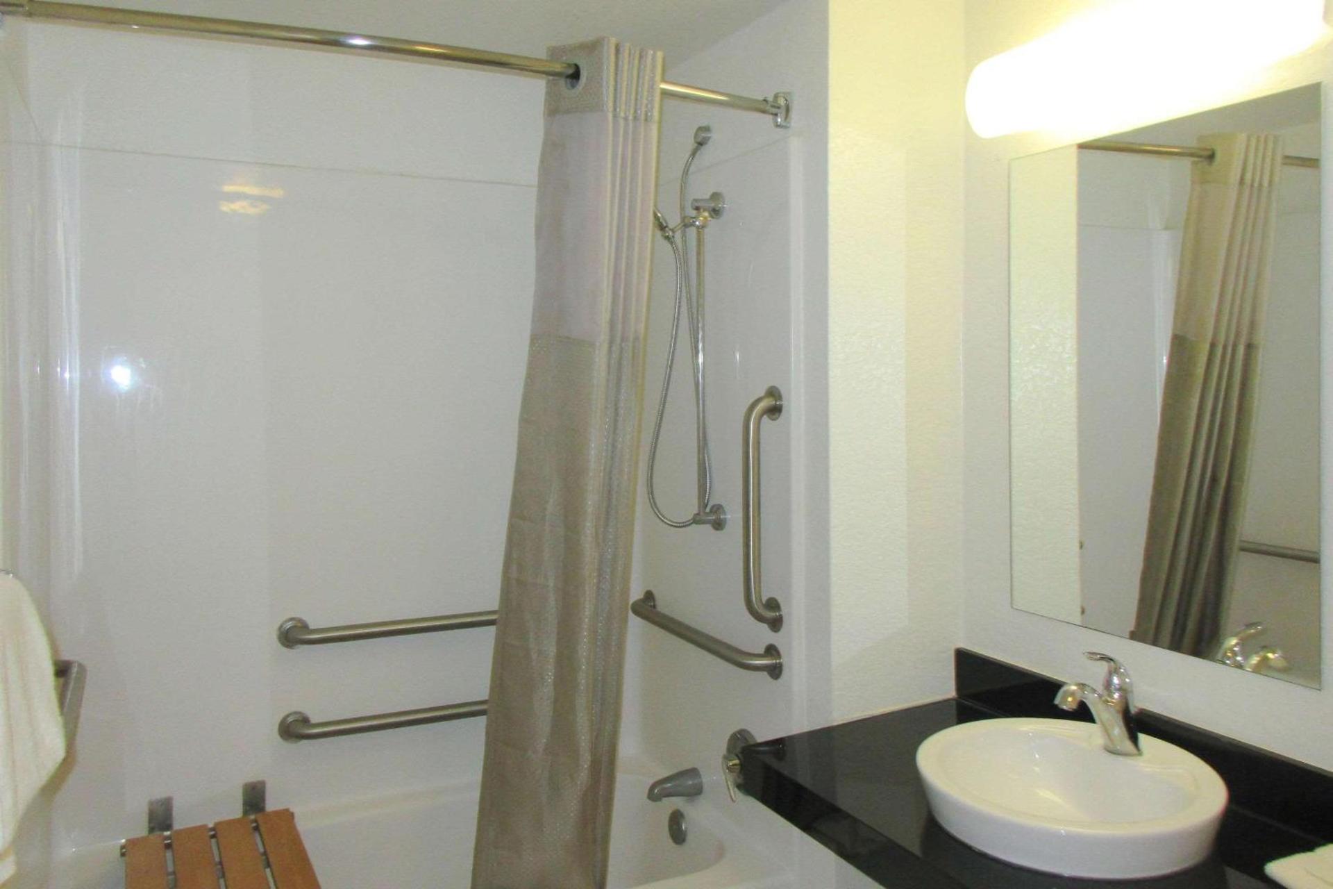 Rodeway Inn Washington PA photo 38