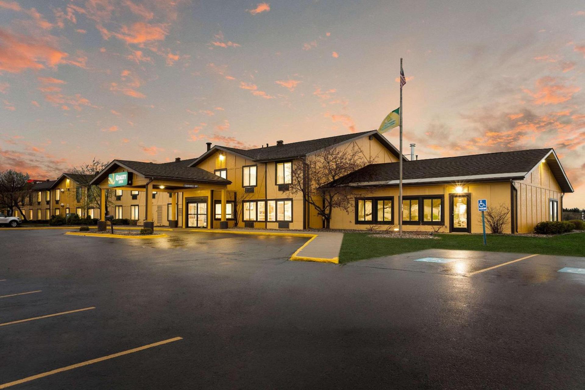 Quality Inn Marquette photo 3