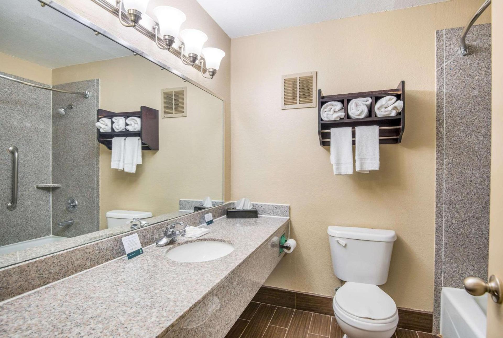 Quality Inn Sweetwater I-20 photo 11
