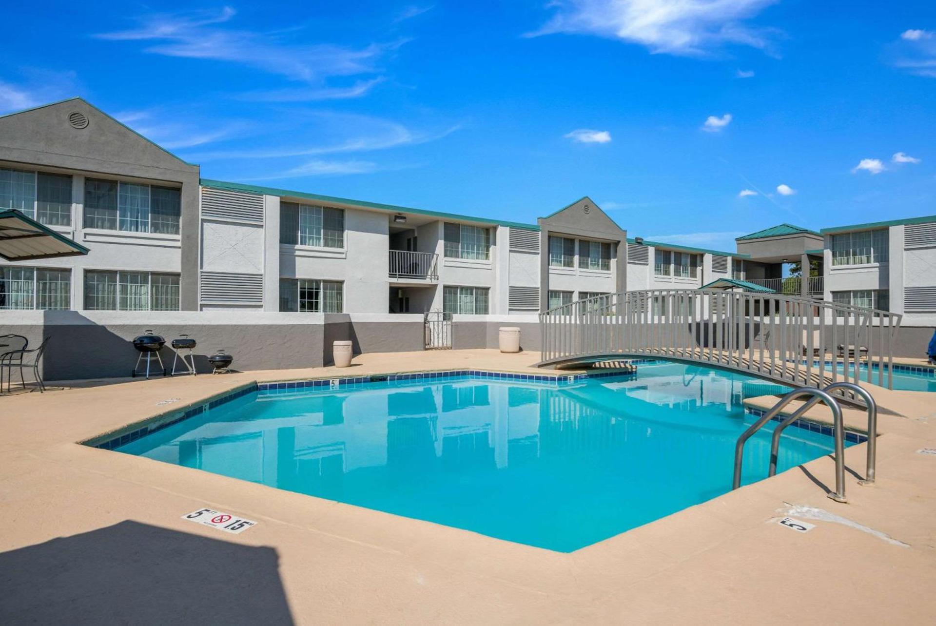 Quality Inn Sweetwater I-20 photo 21